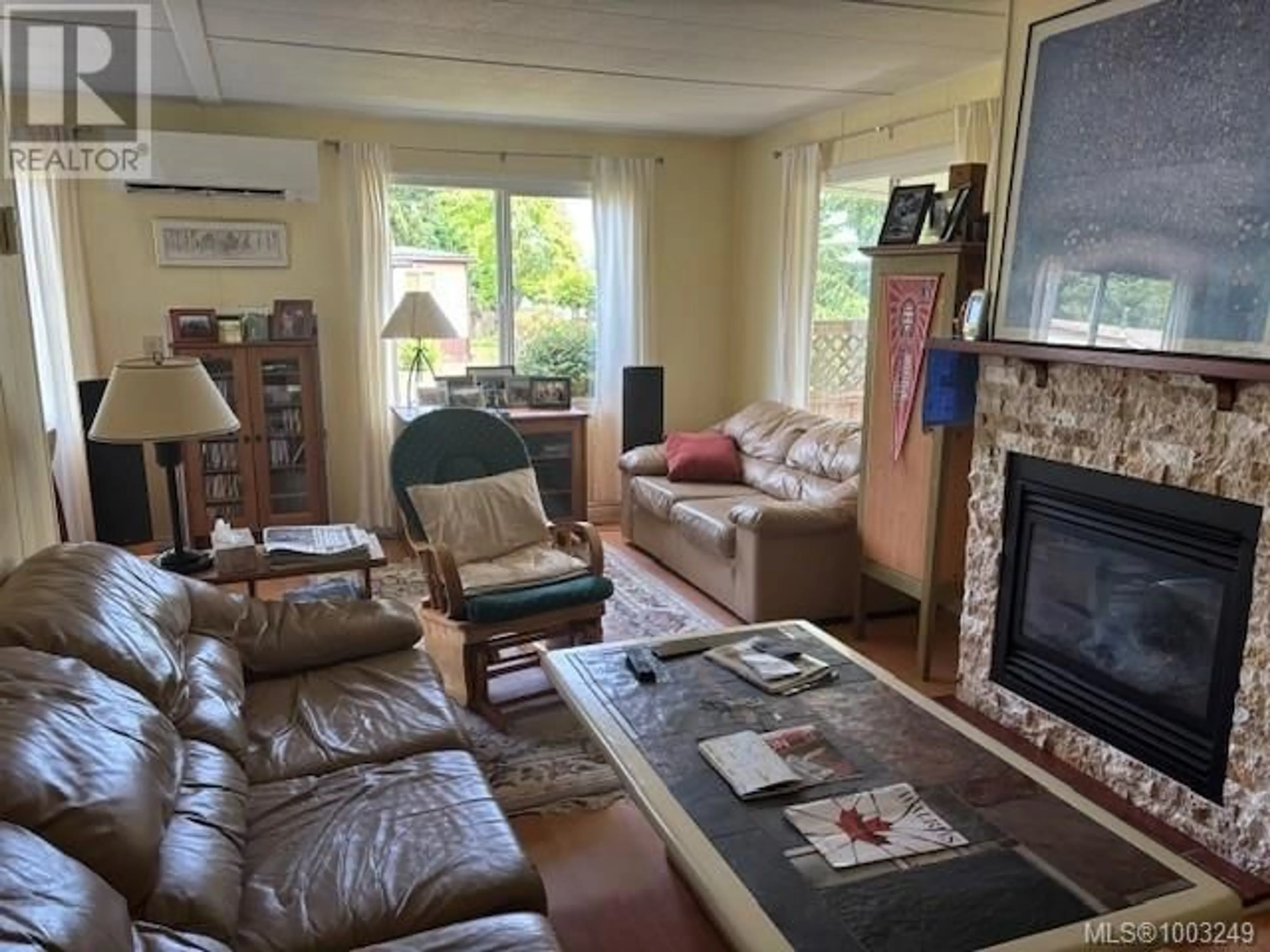 Living room with furniture, unknown for 2050 - 135 BRINKWORTHY ROAD, Salt Spring British Columbia V8K1S2