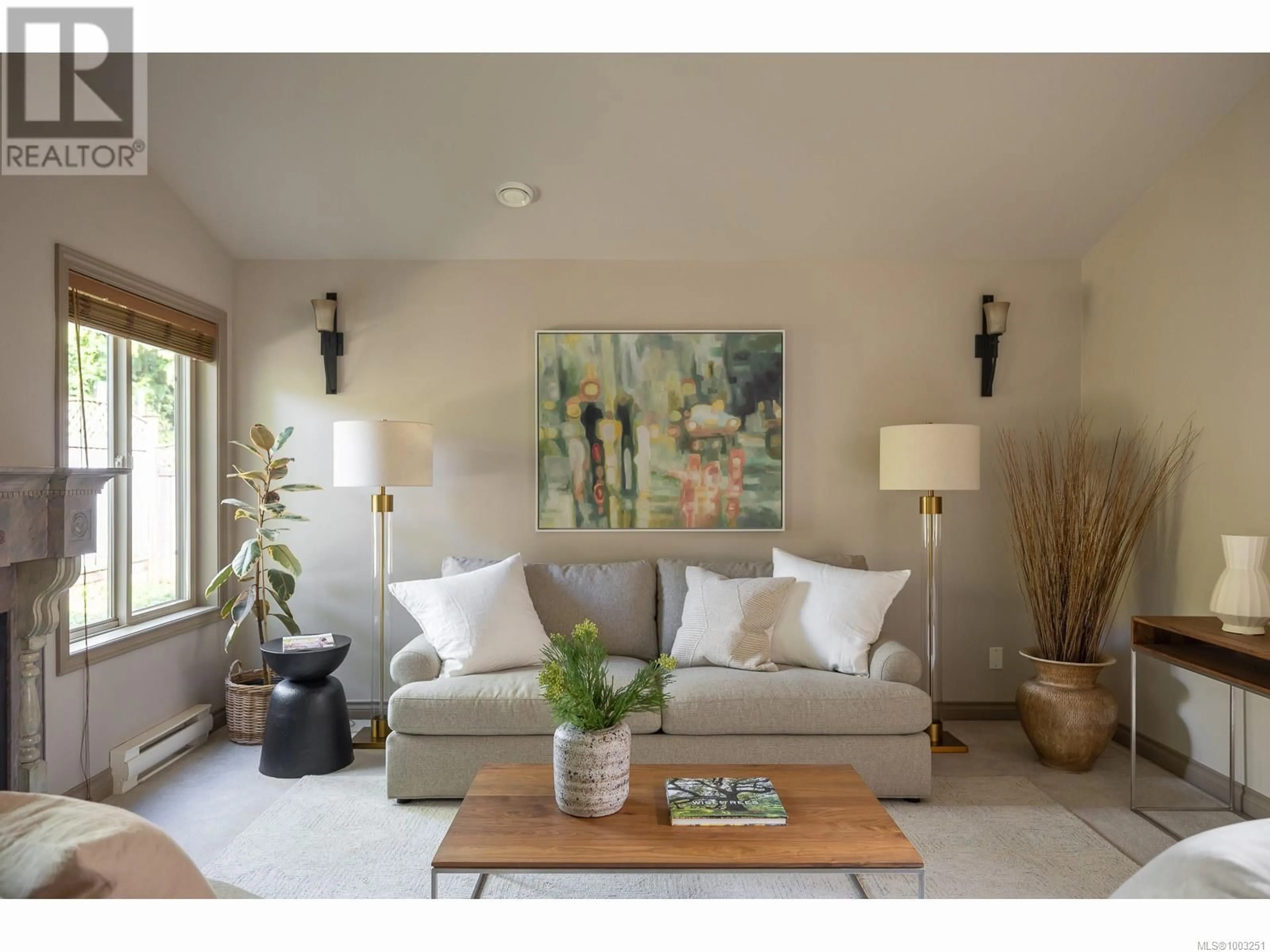 Living room with furniture, unknown for 585 HAZELWOOD PLACE, Qualicum Beach British Columbia V9K1A1