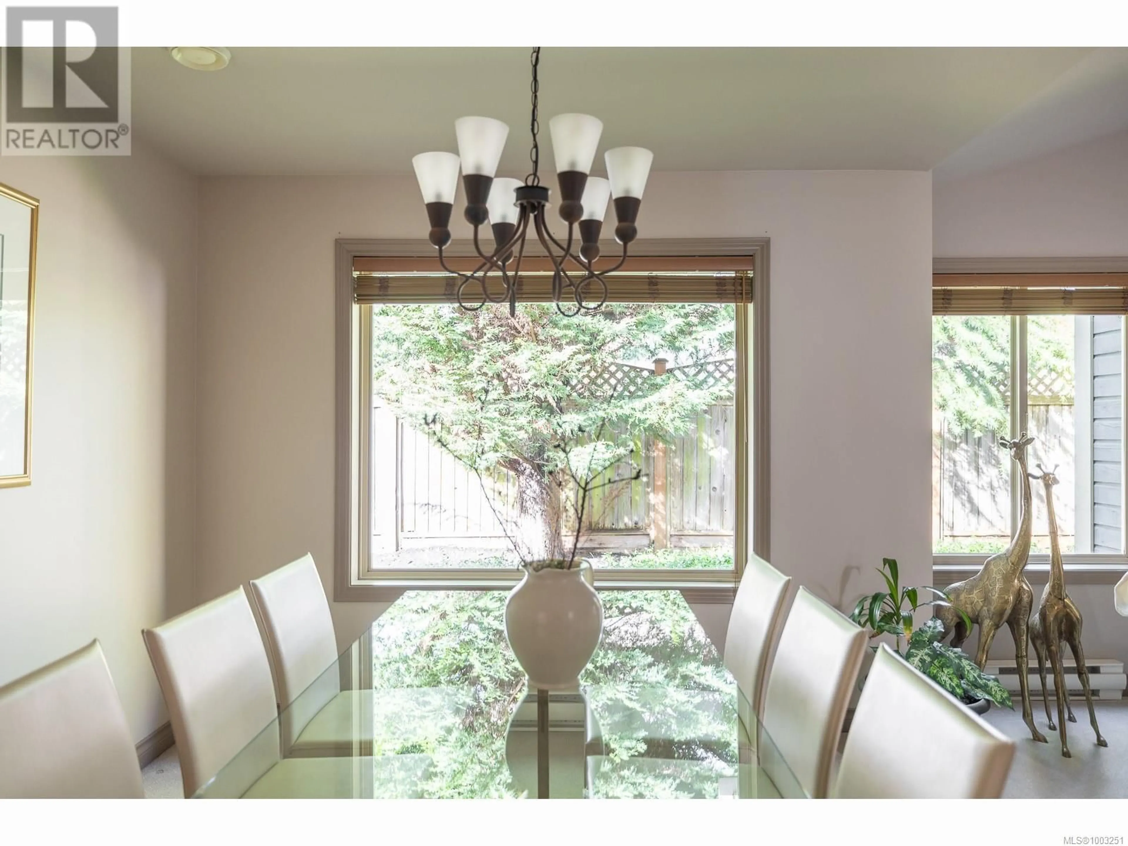 Dining room, unknown for 585 HAZELWOOD PLACE, Qualicum Beach British Columbia V9K1A1