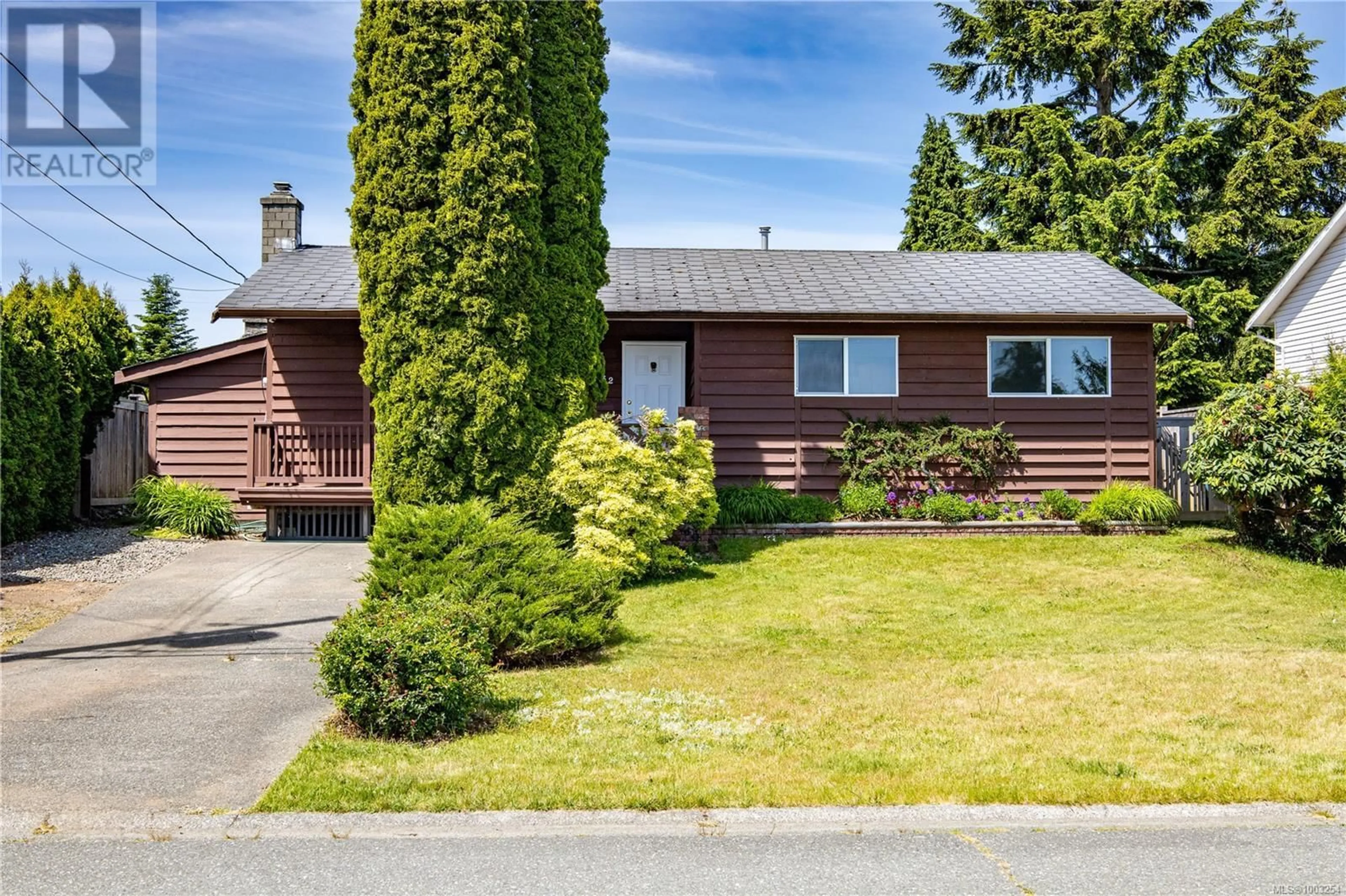 Home with vinyl exterior material, street for 3632 DAKOTA DRIVE, Campbell River British Columbia V9W6S9