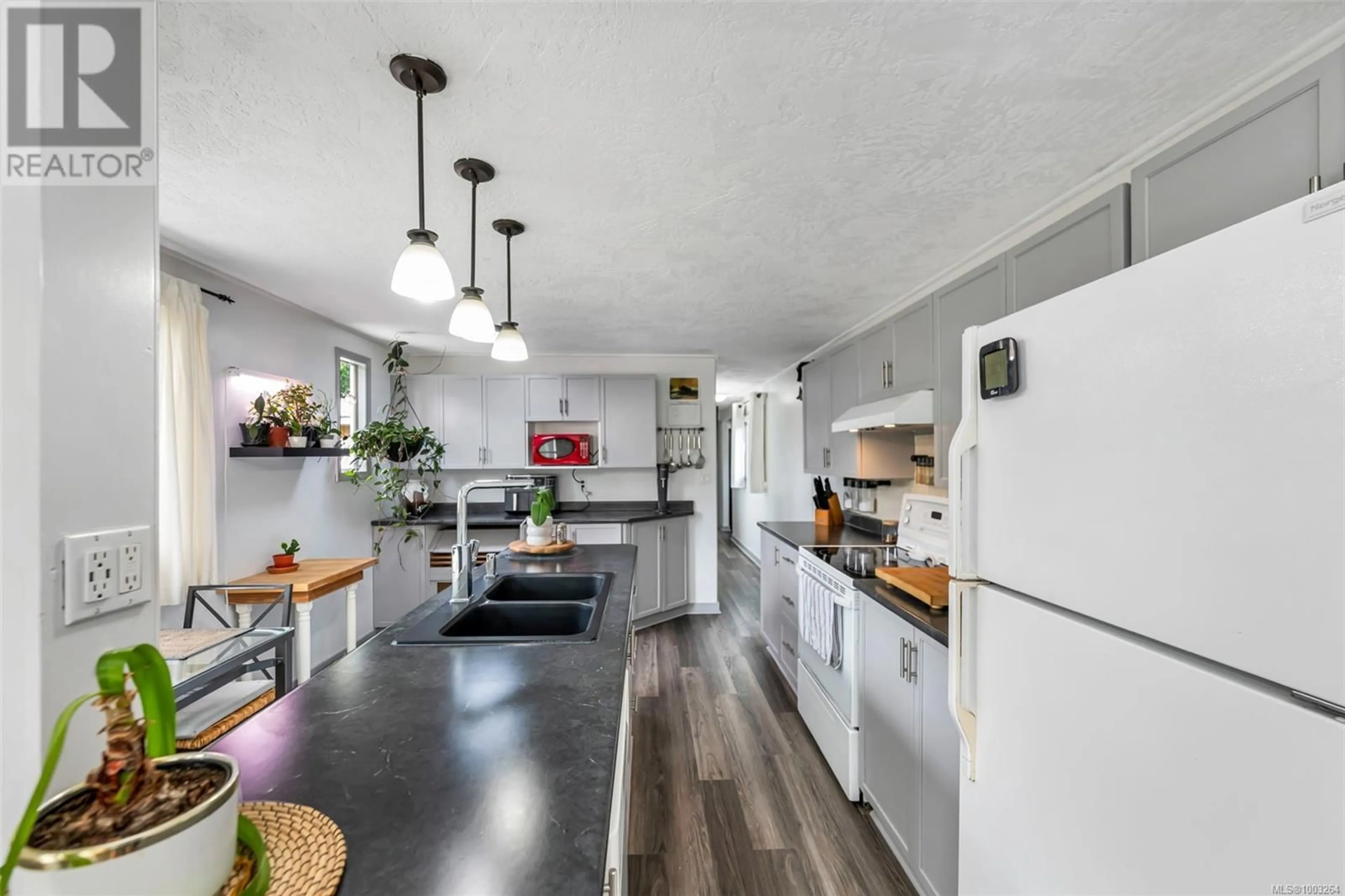 Open concept kitchen, unknown for 25A - 1120 SHAWNIGAN-MILL BAY ROAD EAST, Mill Bay British Columbia V0R2P2