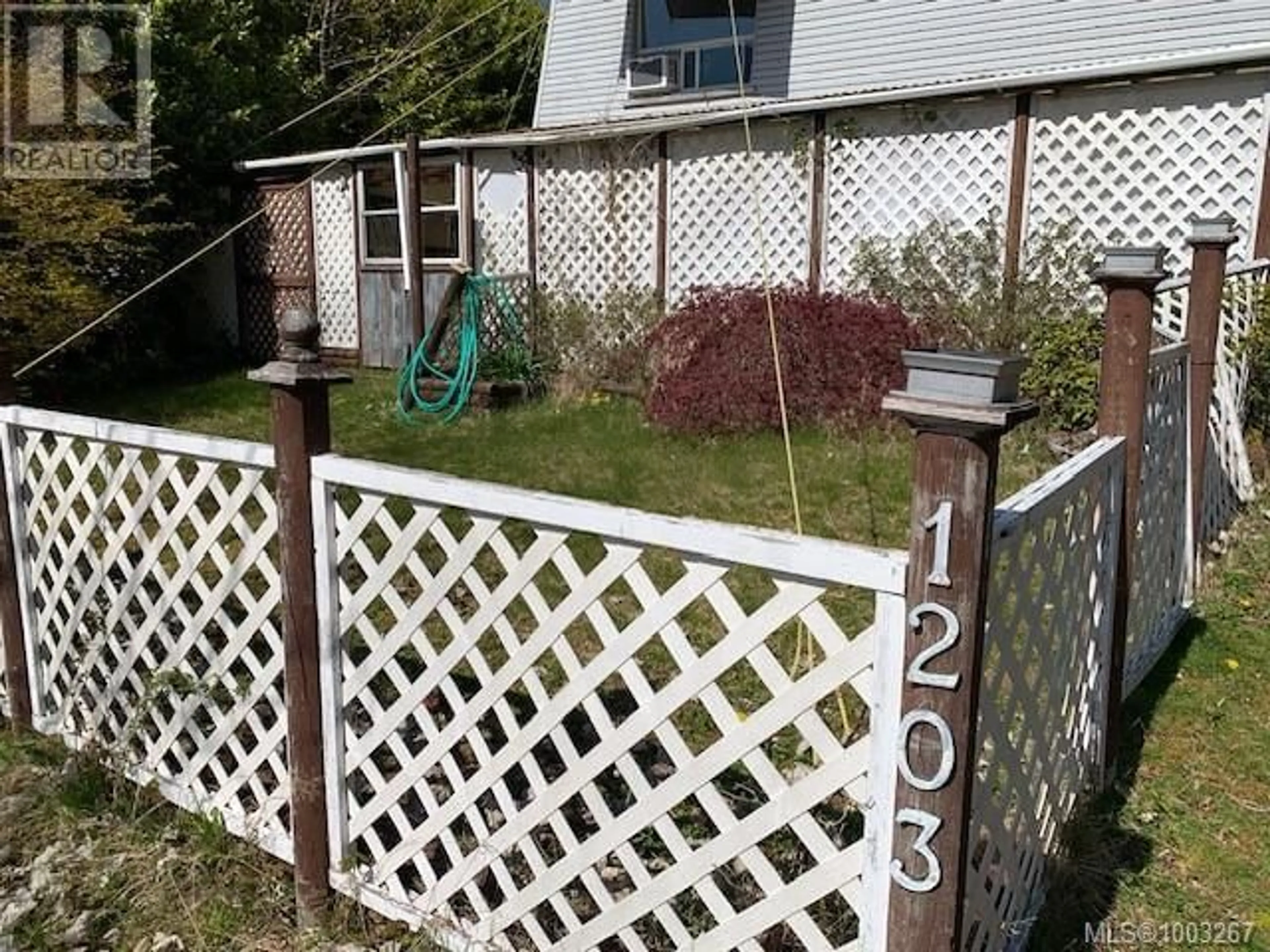 A pic from outside/outdoor area/front of a property/back of a property/a pic from drone, unknown for 1203 MAQUINNA AVENUE, Port Alice British Columbia V0N2N0