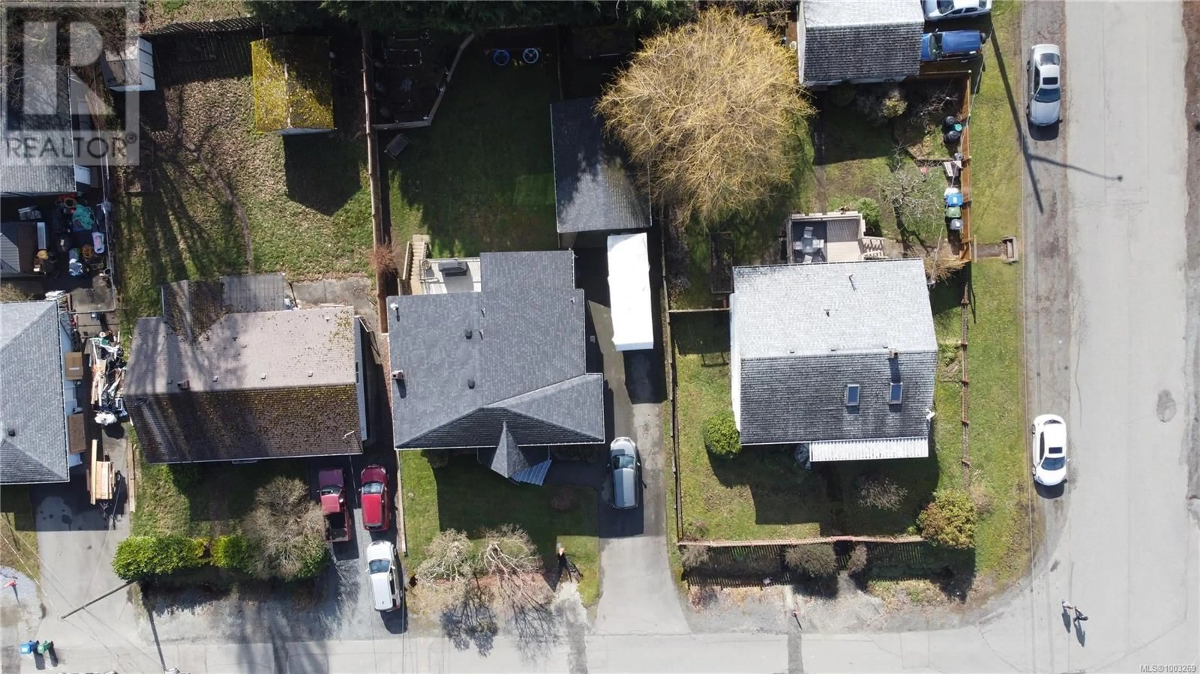 A pic from outside/outdoor area/front of a property/back of a property/a pic from drone, street for 781 CHELSEA STREET, Nanaimo British Columbia V9S1Y2