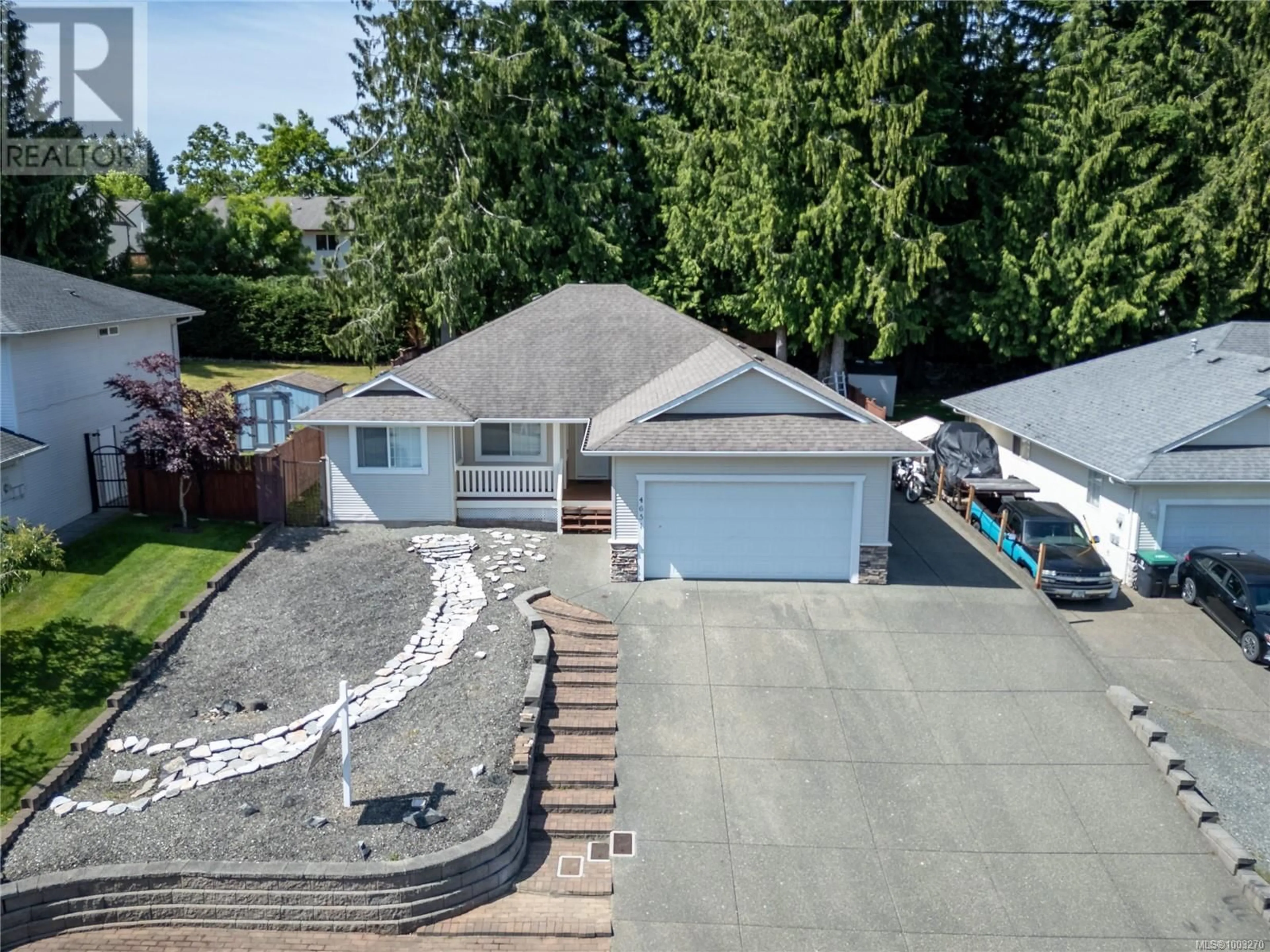 A pic from outside/outdoor area/front of a property/back of a property/a pic from drone, street for 4651 SALAL PLACE, Courtenay British Columbia V9N4A1