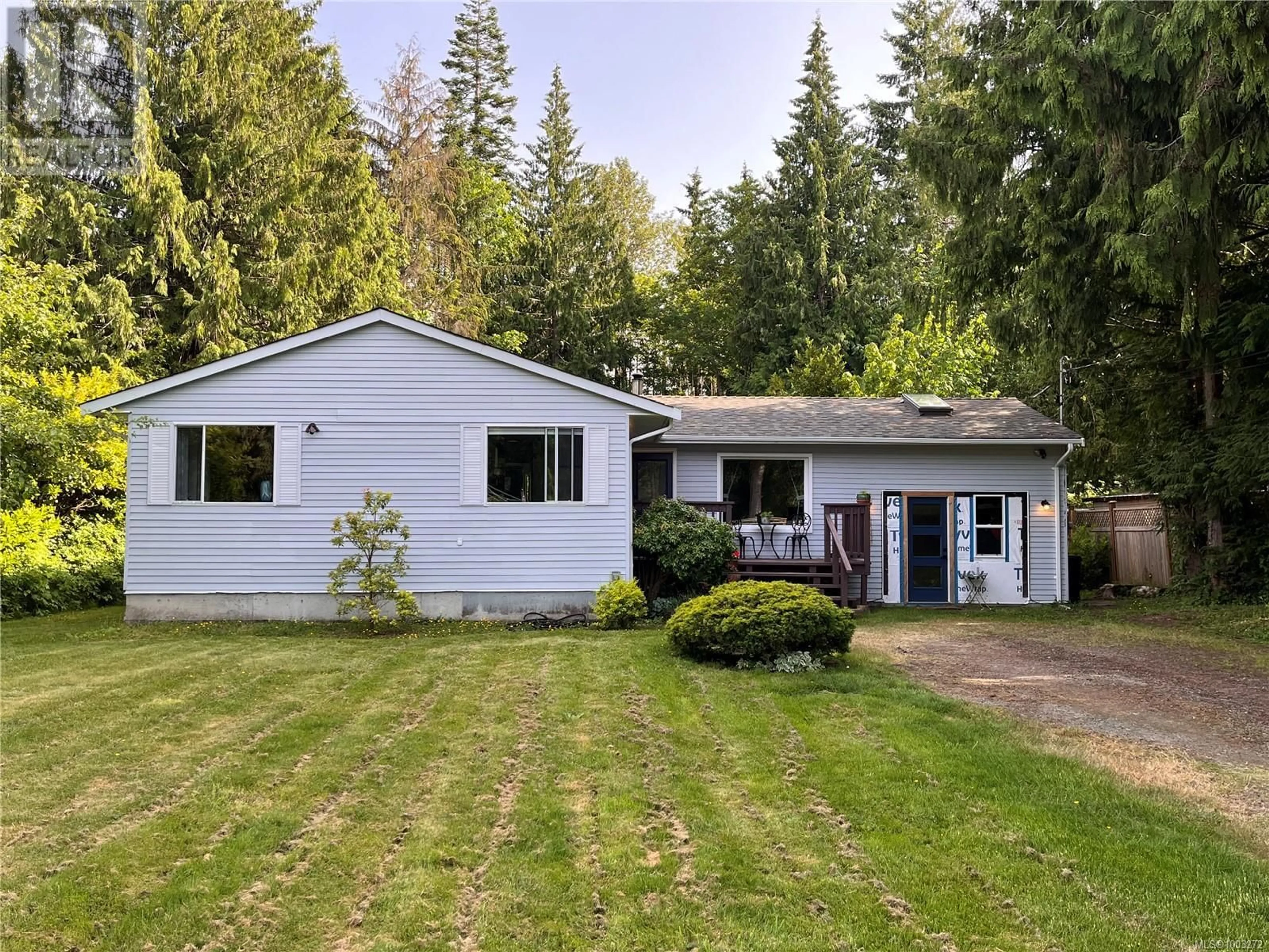 Home with vinyl exterior material, street for 1466 EDWIN ROAD, Qualicum Beach British Columbia V9K2A8