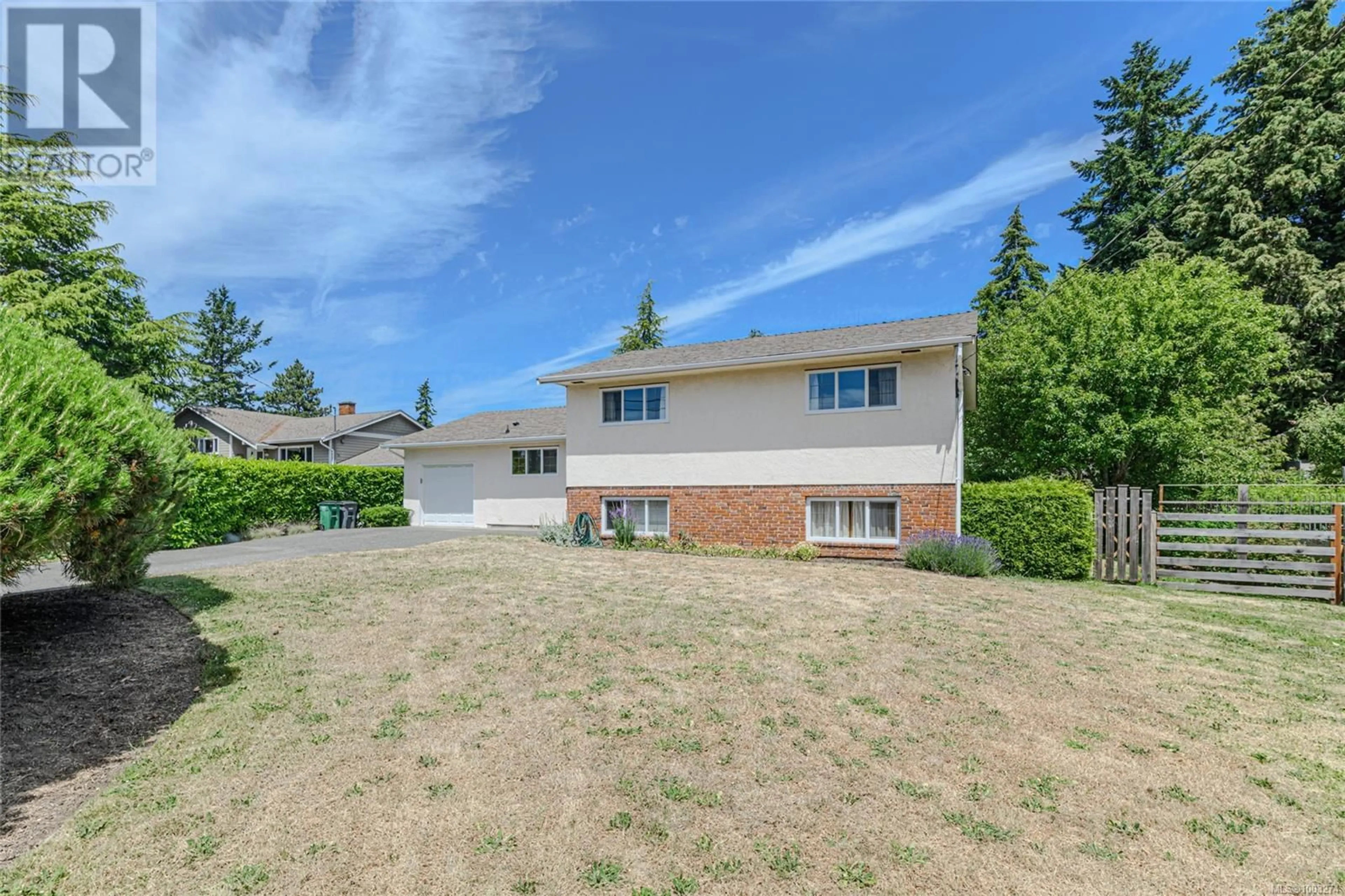 A pic from outside/outdoor area/front of a property/back of a property/a pic from drone, street for 4155 LONGVIEW DRIVE, Saanich British Columbia V8N2L2