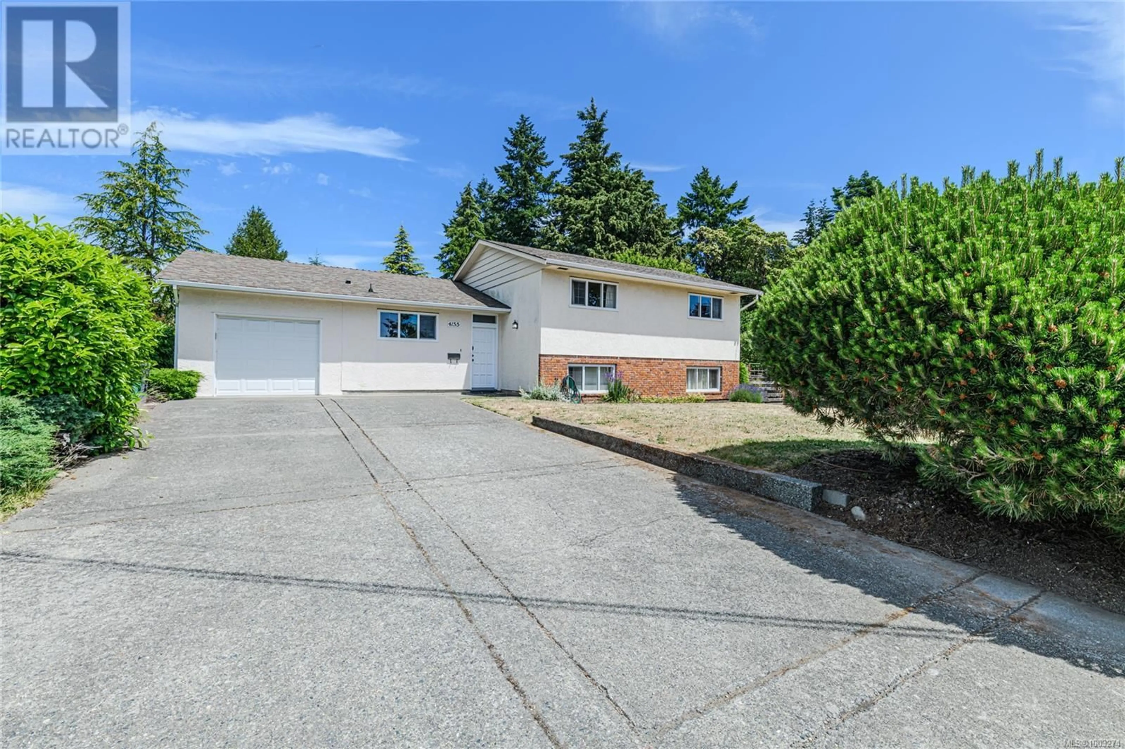Home with vinyl exterior material, street for 4155 LONGVIEW DRIVE, Saanich British Columbia V8N2L2