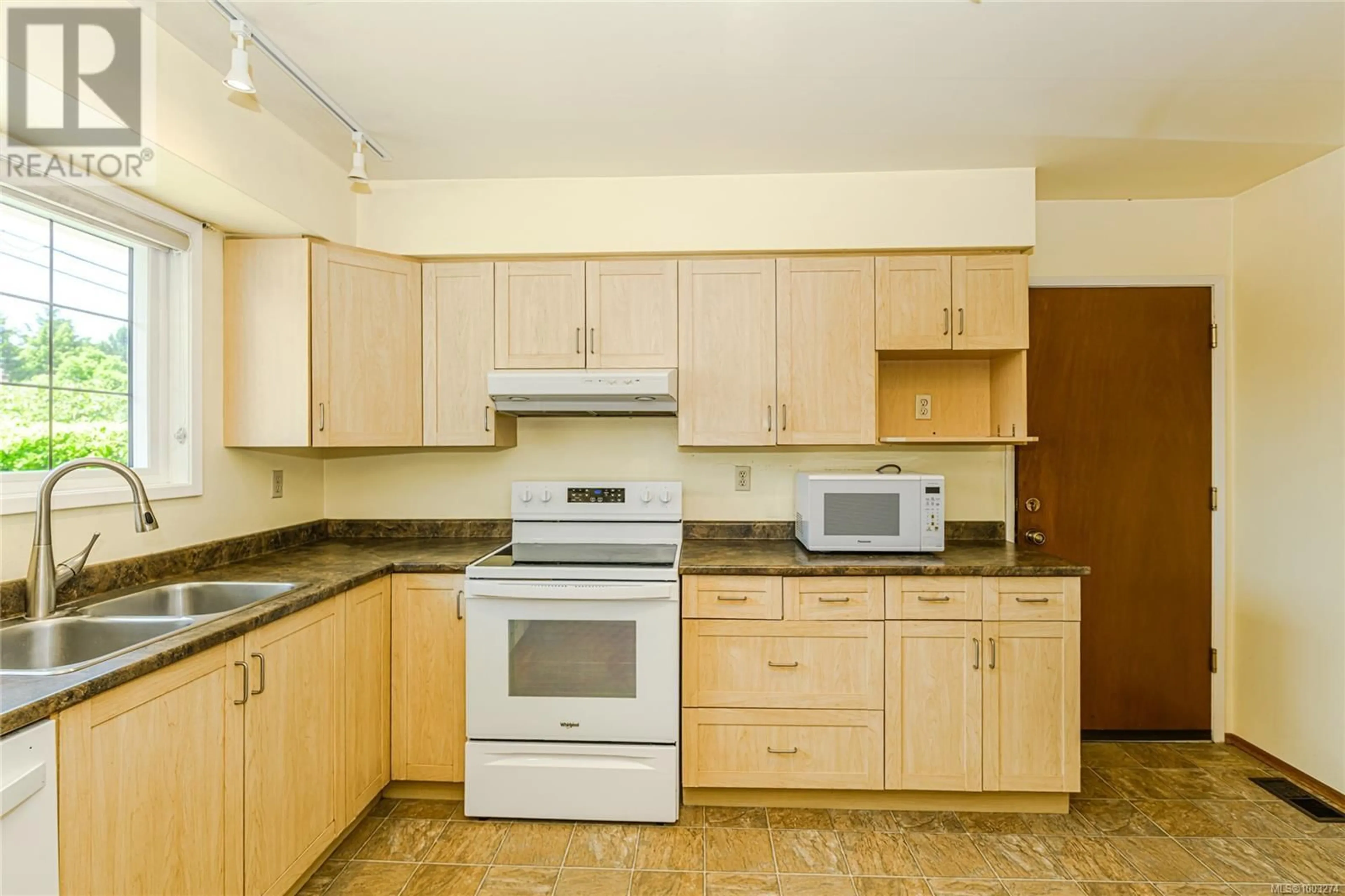 Standard kitchen, unknown for 4155 LONGVIEW DRIVE, Saanich British Columbia V8N2L2