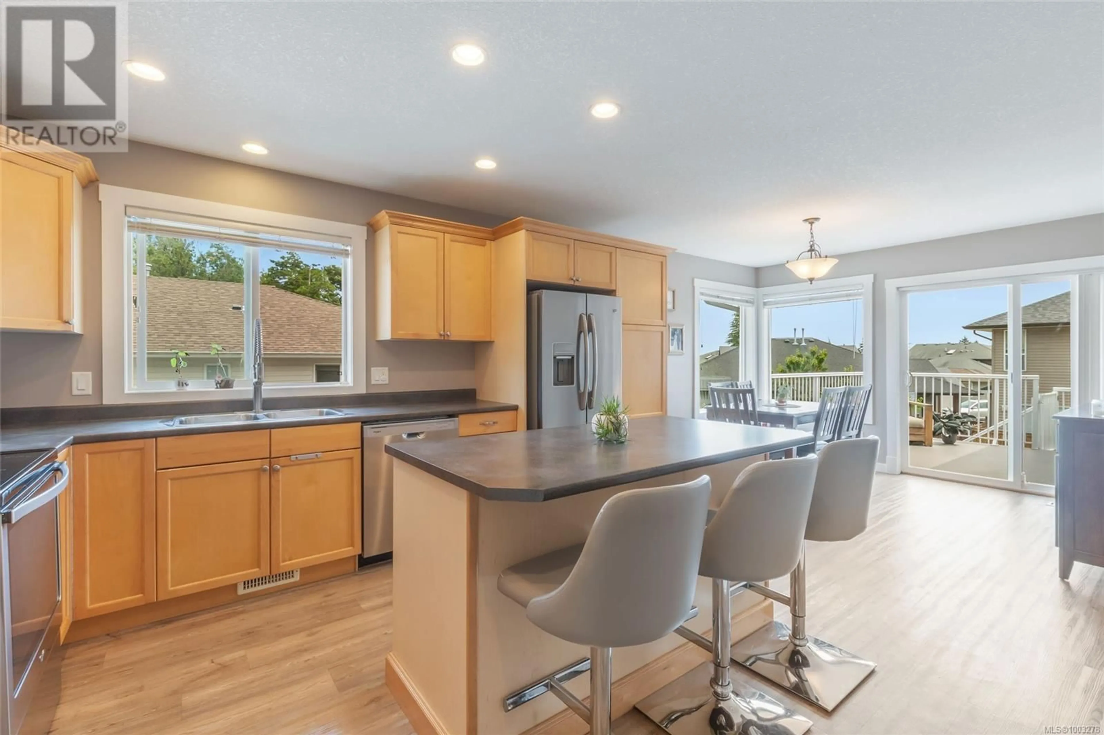 Open concept kitchen, unknown for 605 CRAIG ROAD, Ladysmith British Columbia V9G1W1
