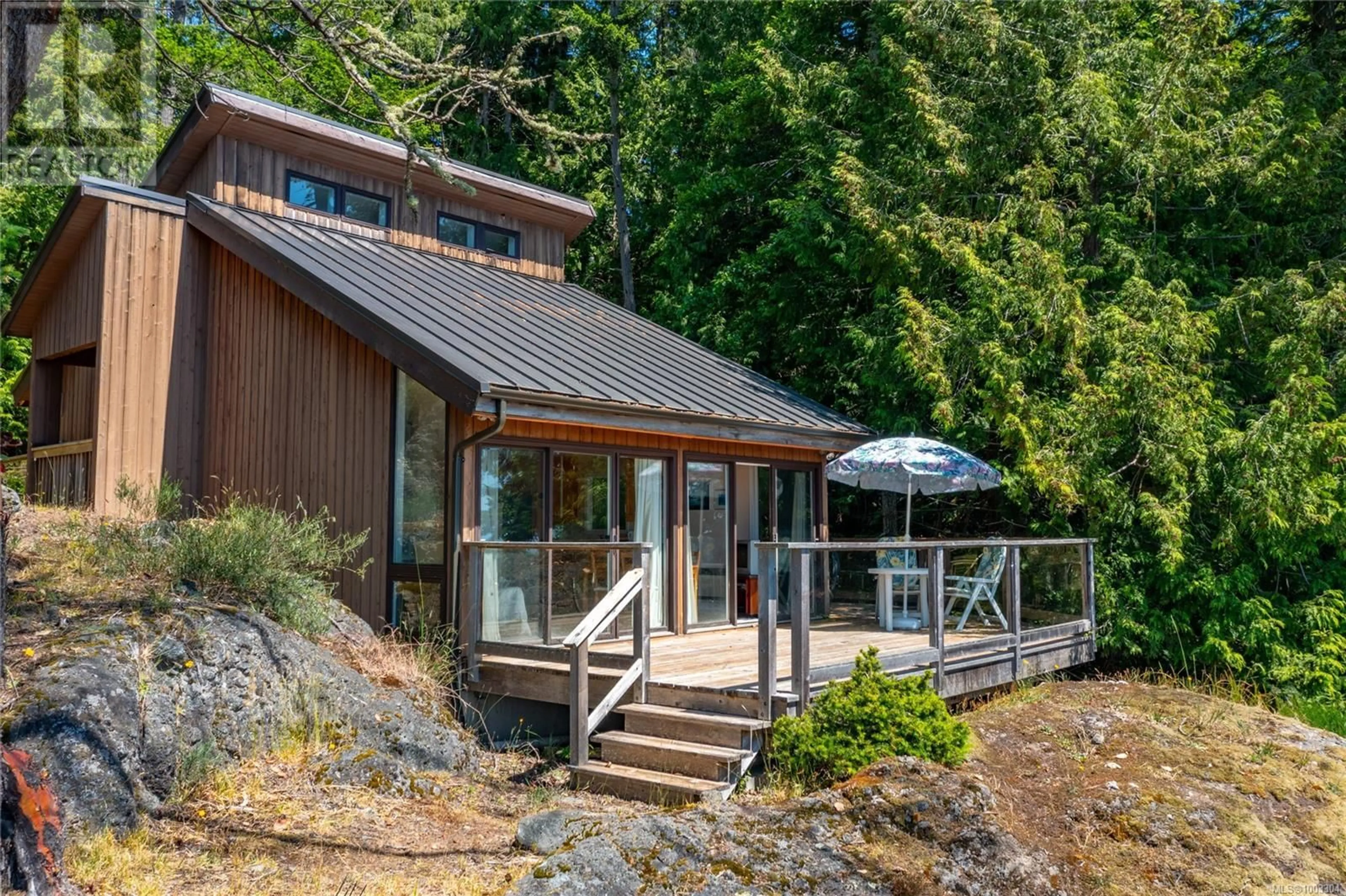 Home with vinyl exterior material, water/lake/river/ocean view for 3803 CUTLASS COURT, Pender Island British Columbia V0N2M2