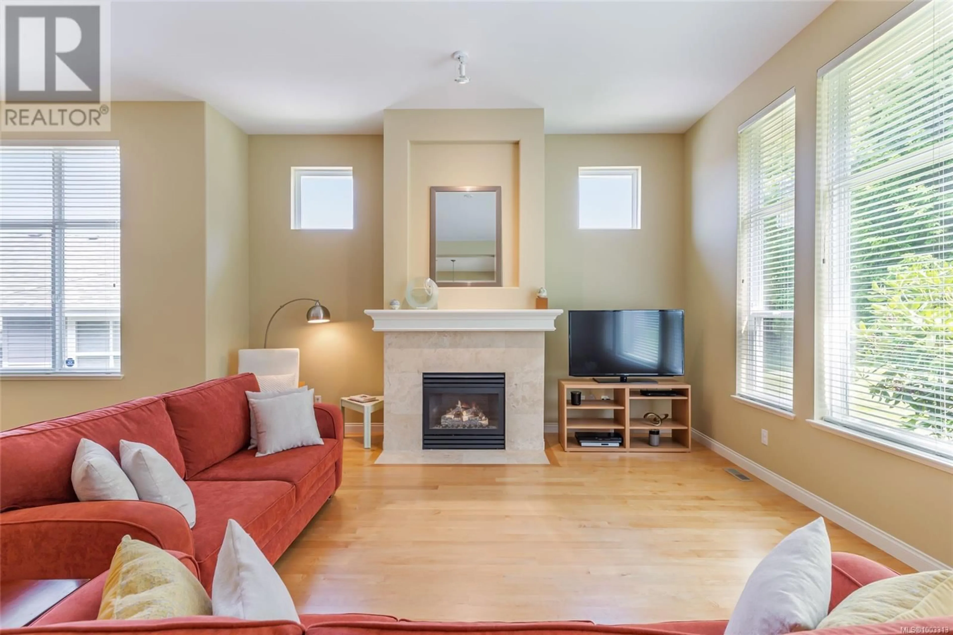 Living room with furniture, unknown for 1406 CAPE COD DRIVE, Parksville British Columbia V9P2Y4