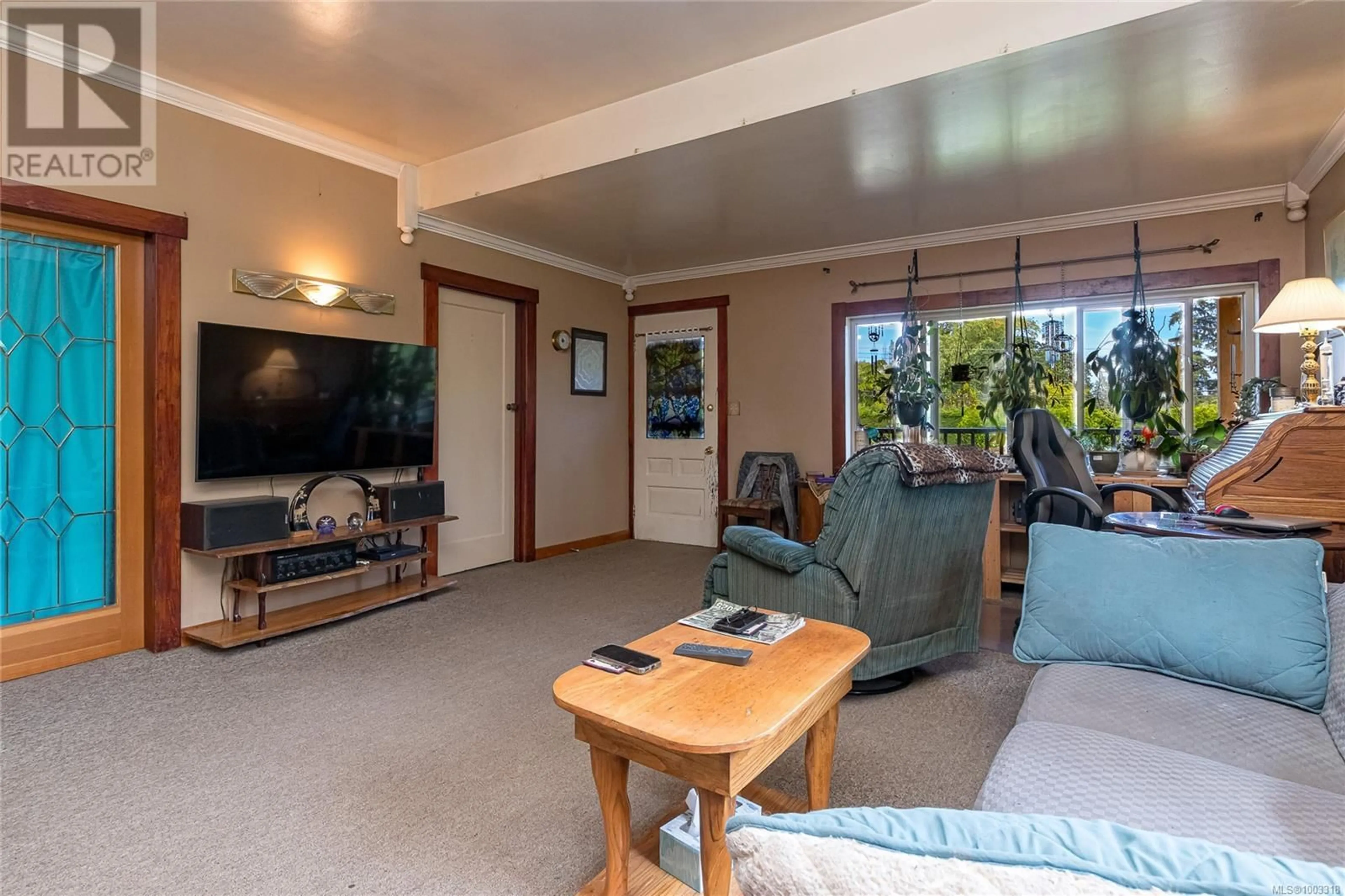 Living room with furniture, unknown for 6752 SOMENOS ROAD, Duncan British Columbia V9L3W8
