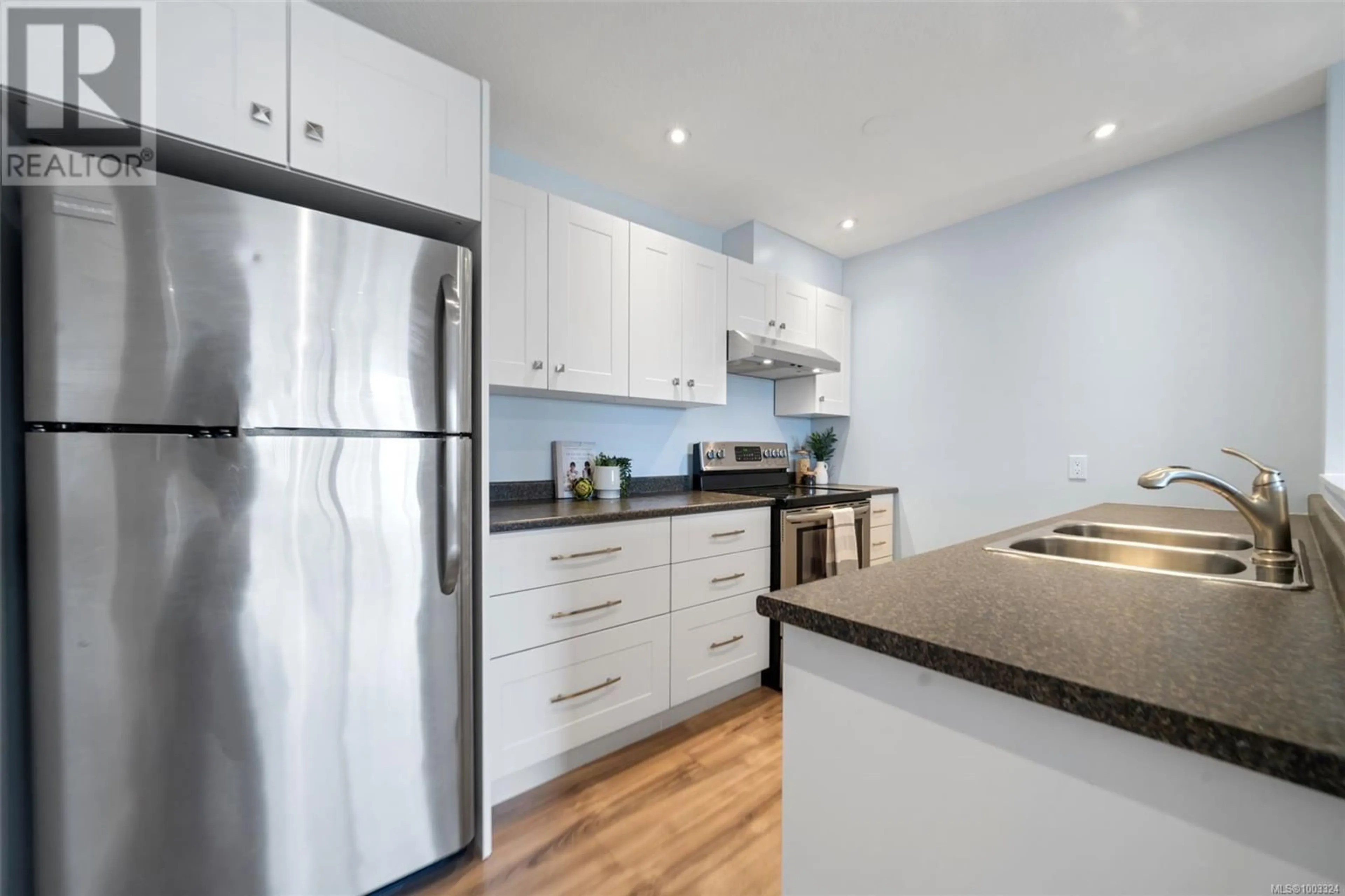 Standard kitchen, unknown for 604 - 770 CORMORANT STREET, Victoria British Columbia V8W3J3