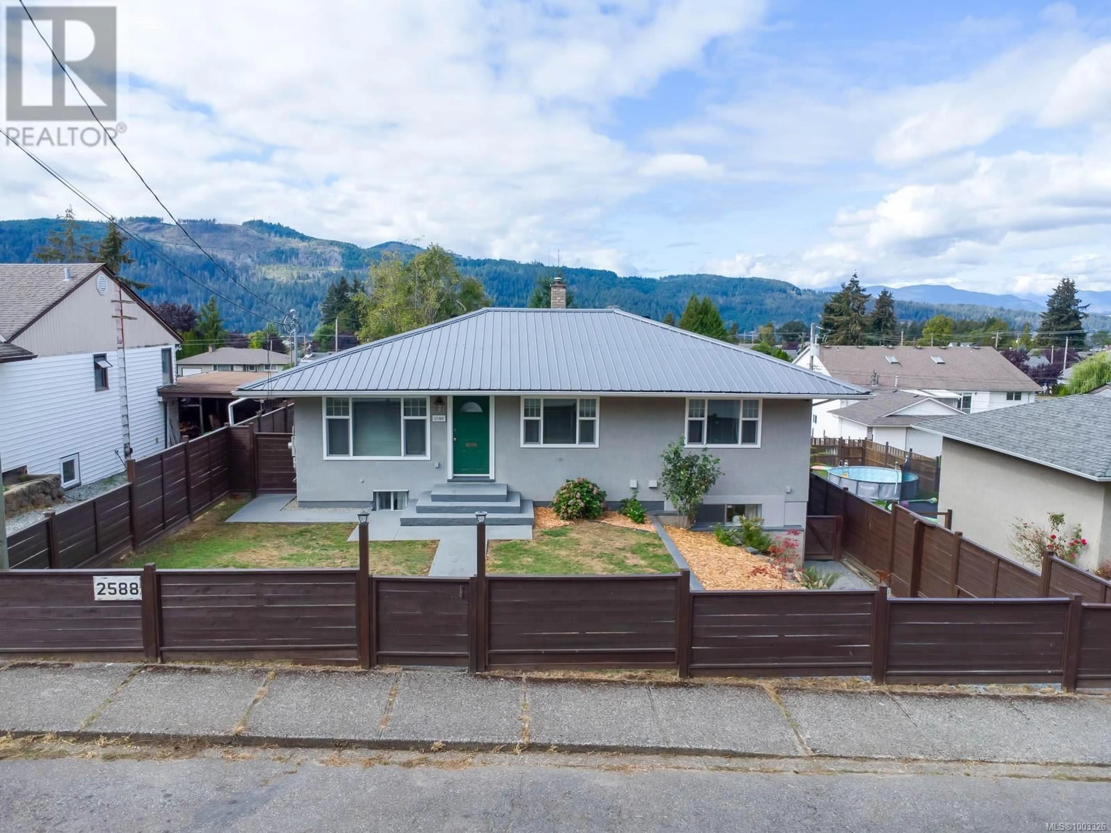 A pic from outside/outdoor area/front of a property/back of a property/a pic from drone, mountain view for 2588 11TH AVENUE, Port Alberni British Columbia V9Y2S1