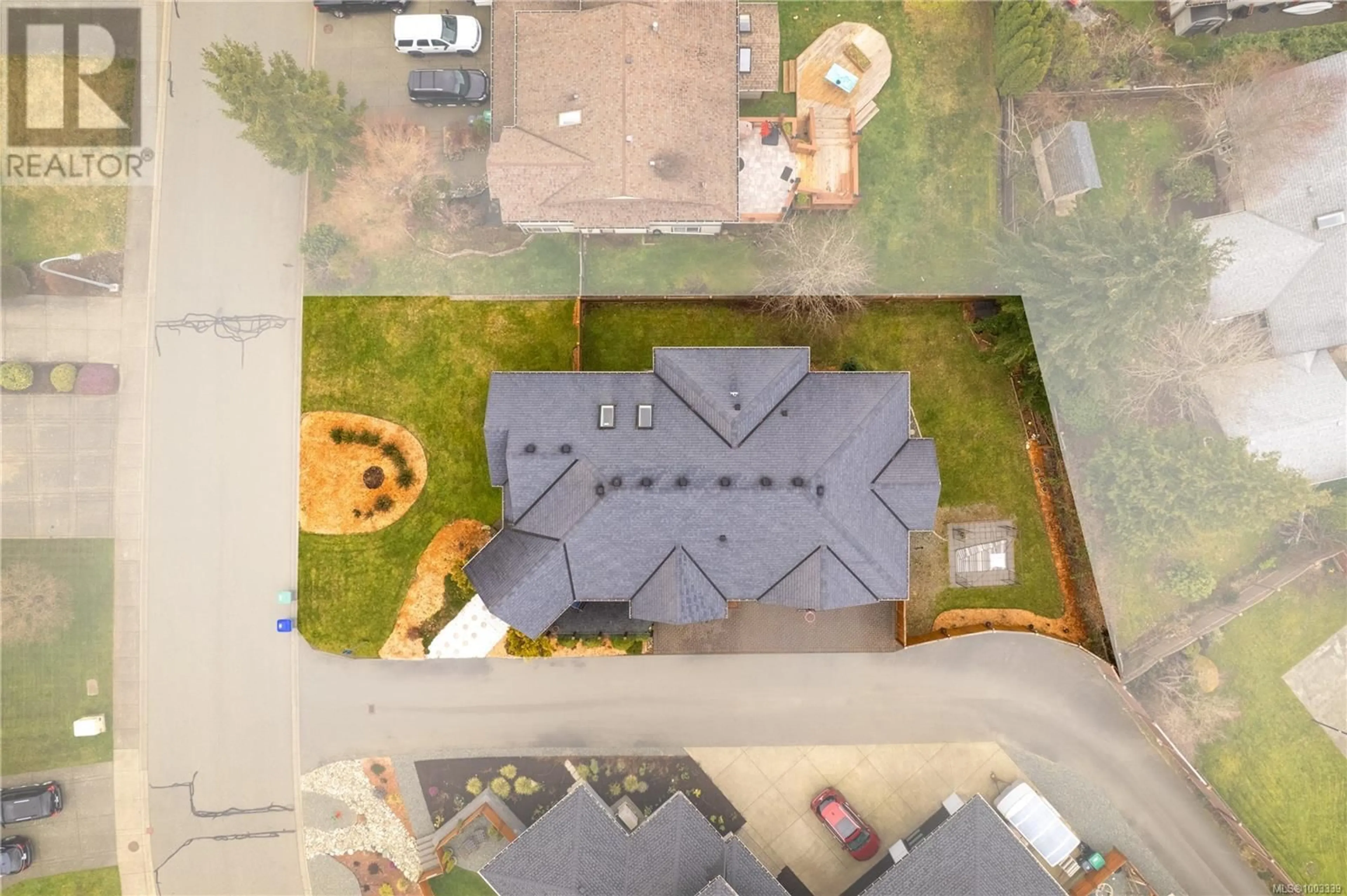 A pic from outside/outdoor area/front of a property/back of a property/a pic from drone, unknown for 1674 TRUMPETER CRESCENT, Courtenay British Columbia V9N8W6