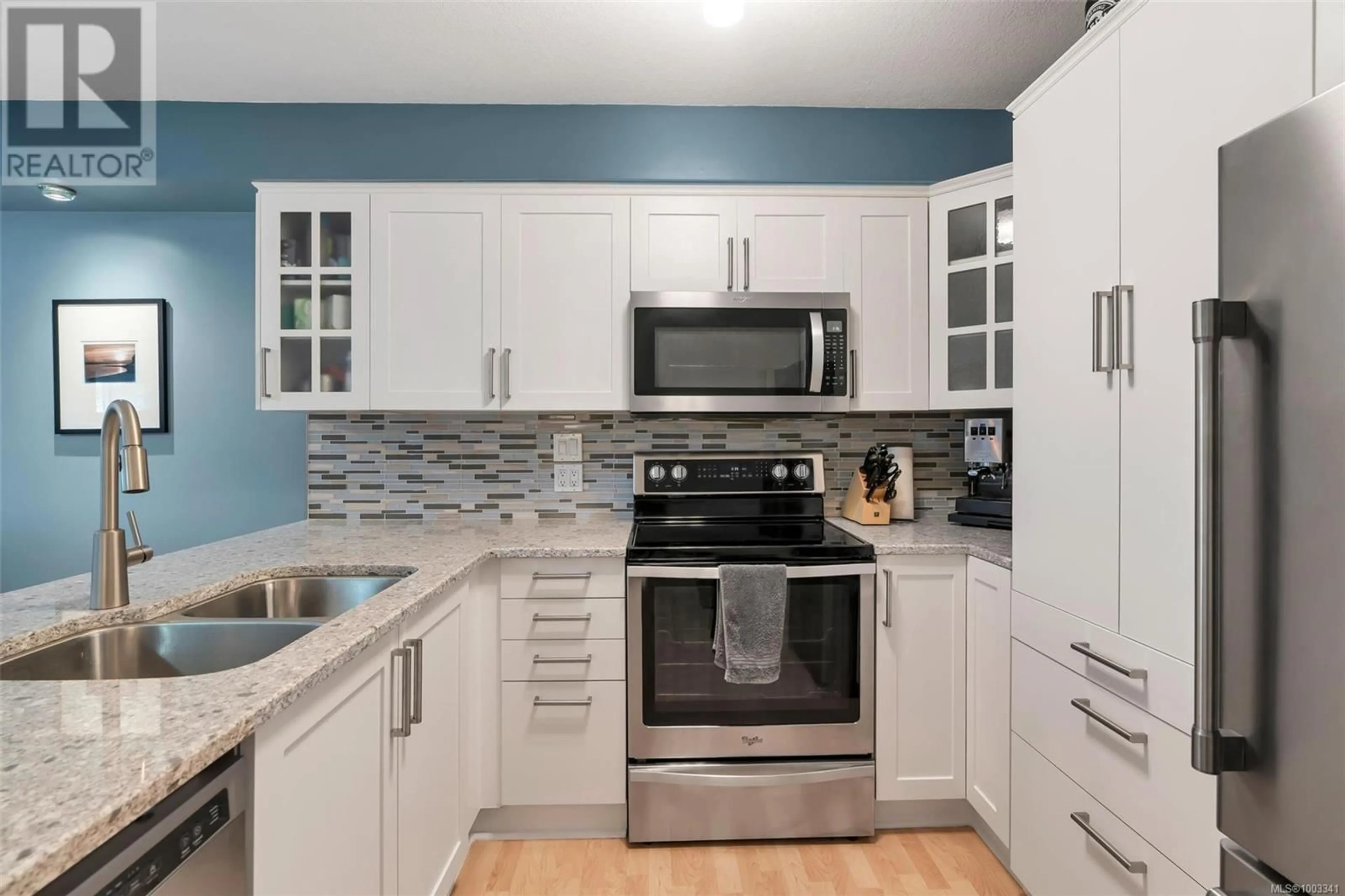 Standard kitchen, ceramic/tile floor for 205 - 7070 WEST SAANICH ROAD, Central Saanich British Columbia V8M1P5