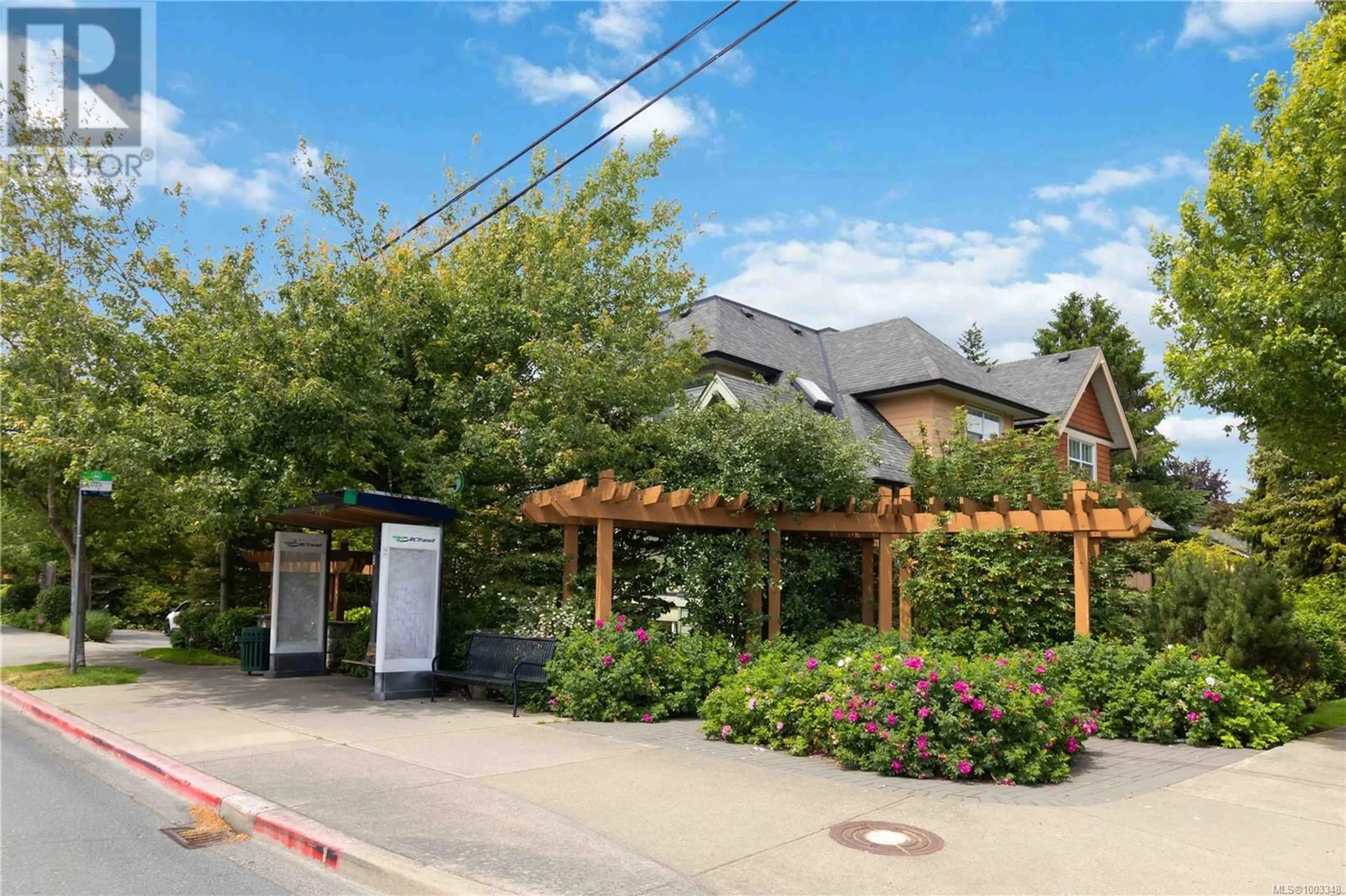 Patio, street for 104 - 1618 NORTH DAIRY ROAD, Saanich British Columbia V8T3V5