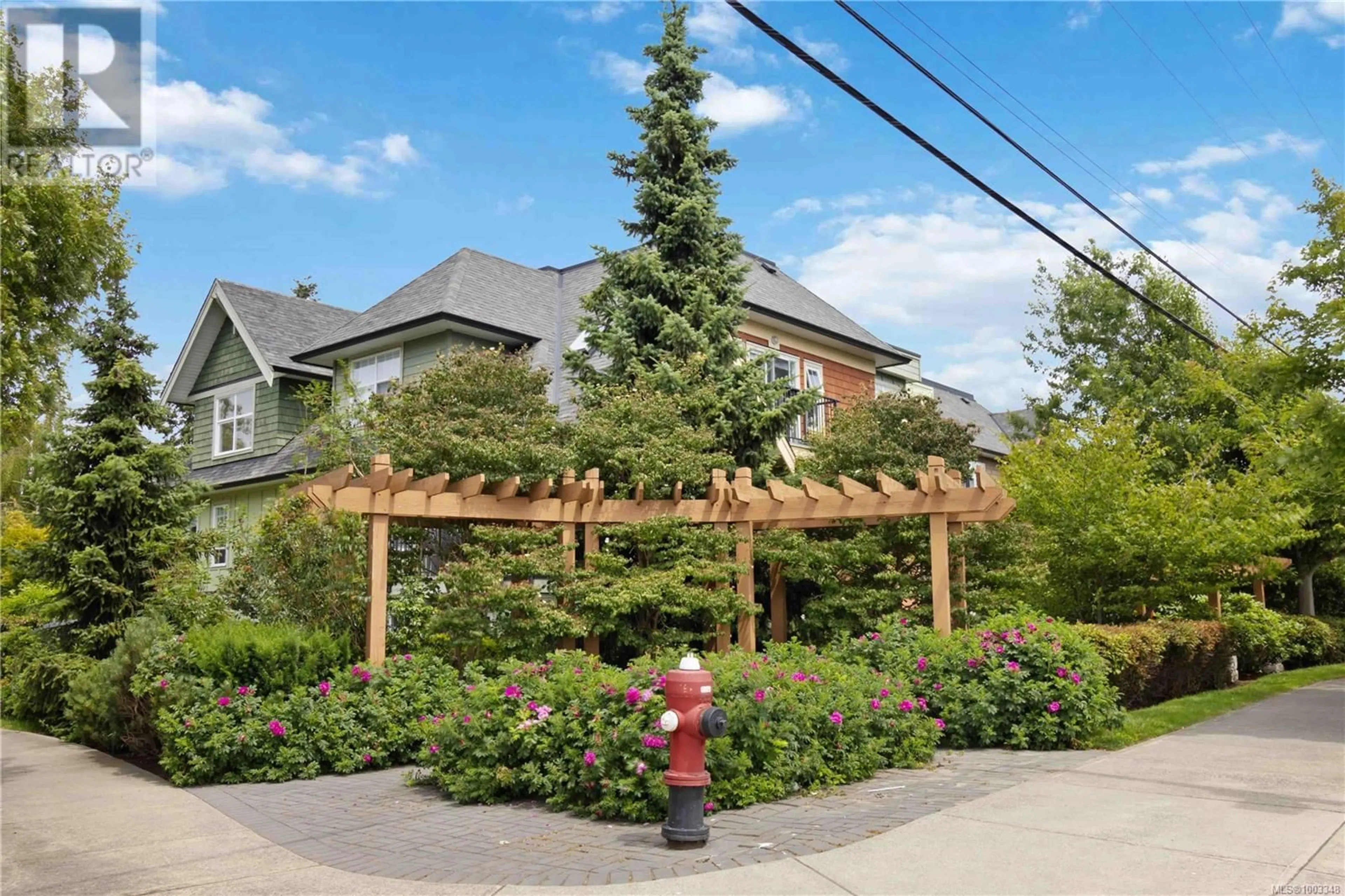 Patio, street for 104 - 1618 NORTH DAIRY ROAD, Saanich British Columbia V8T3V5
