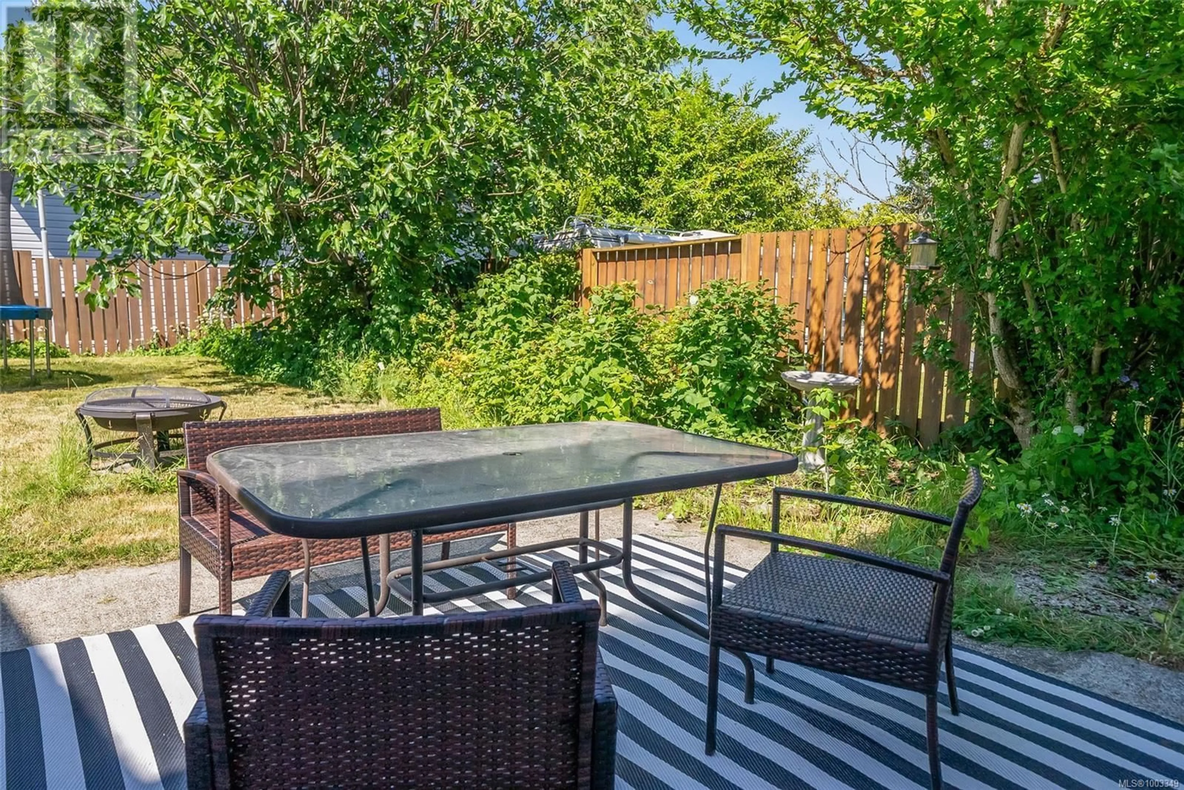Patio, street for 186 ACACIA AVENUE, Nanaimo British Columbia V9R3L5