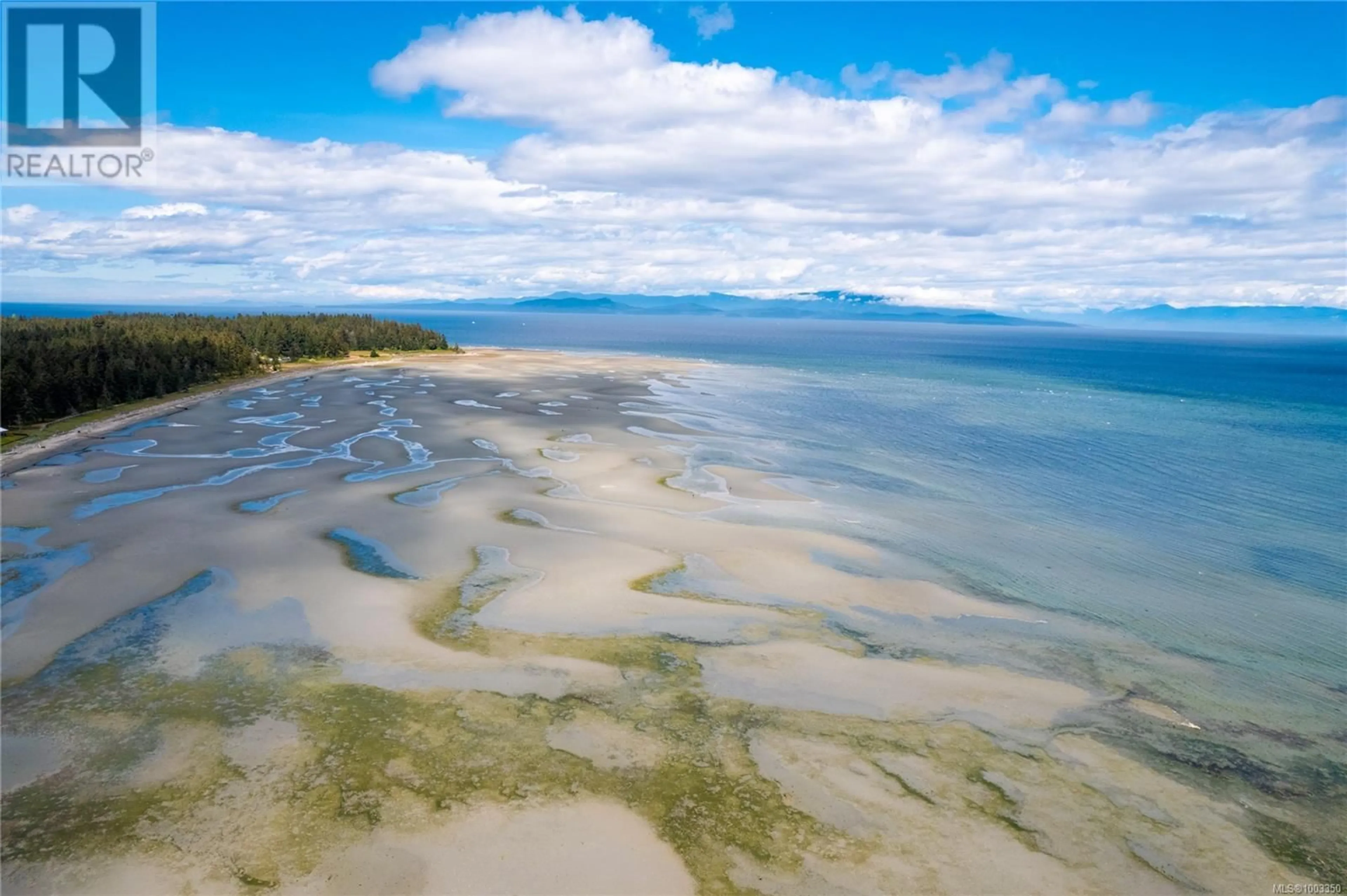 A pic from outside/outdoor area/front of a property/back of a property/a pic from drone, water/lake/river/ocean view for 416 - 1155 RESORT DRIVE, Parksville British Columbia V9P2G6