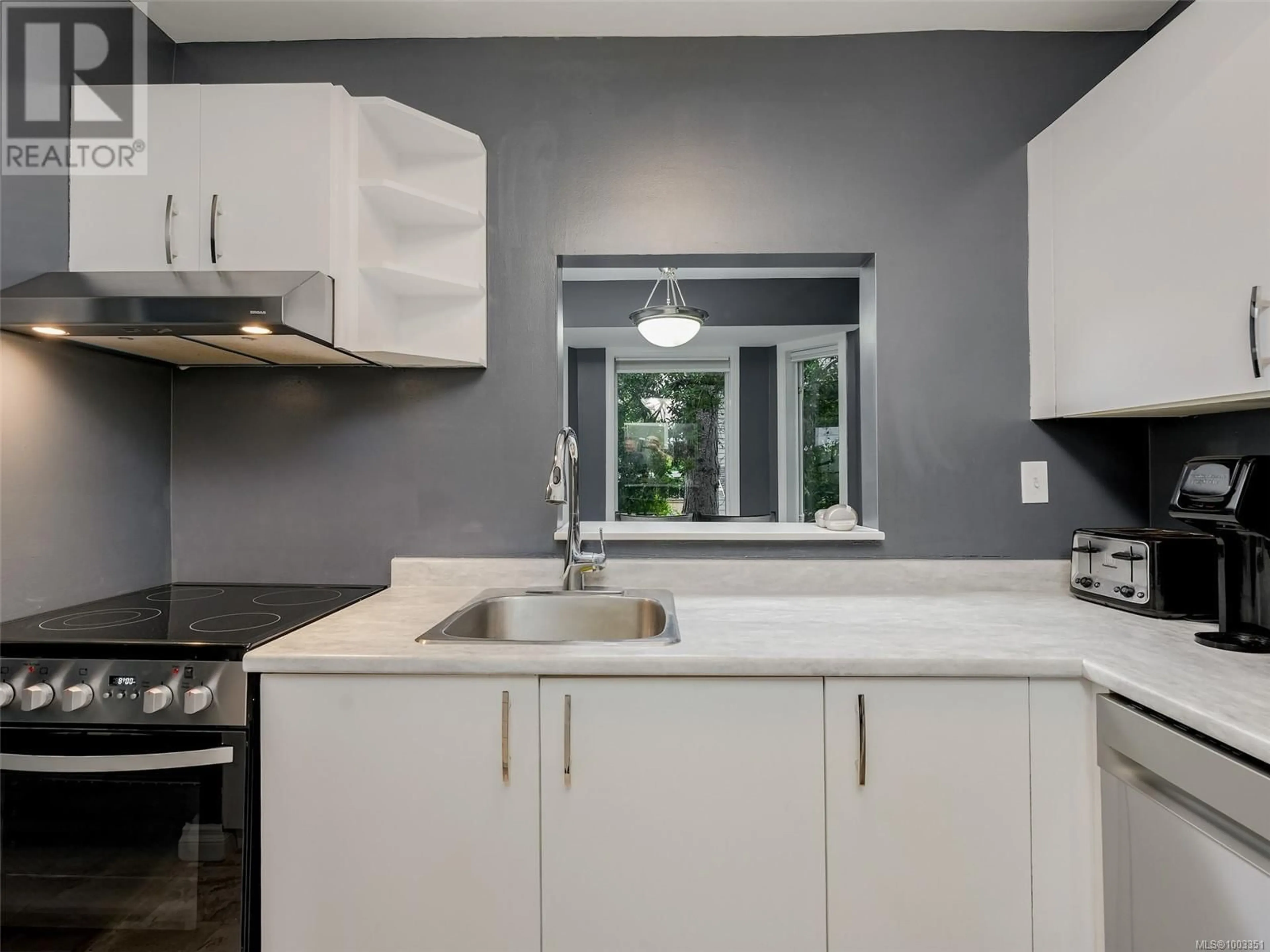 Unknown for 104 - 1039 CALEDONIA AVENUE, Victoria British Columbia V8T1E7
