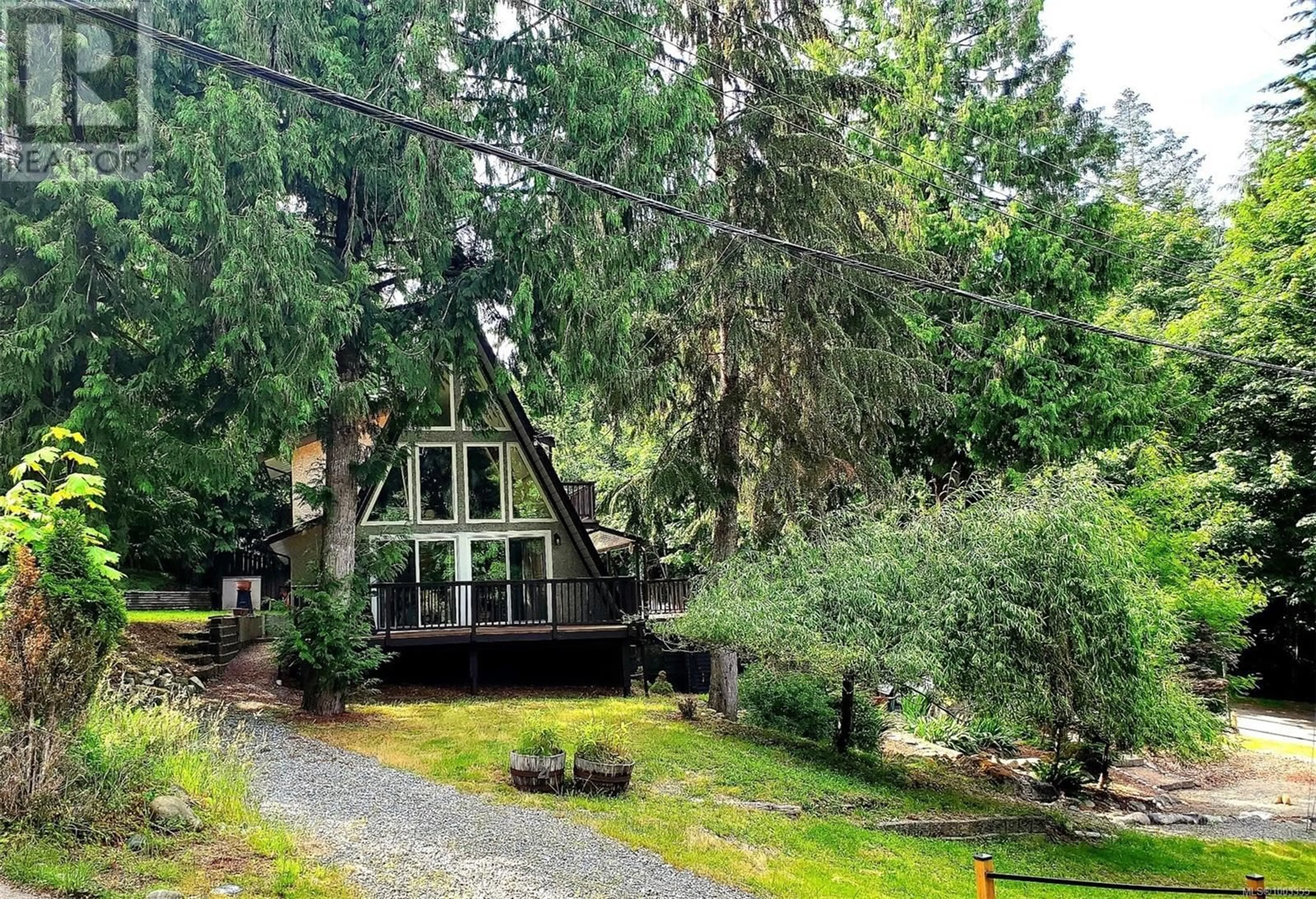 A pic from outside/outdoor area/front of a property/back of a property/a pic from drone, forest/trees view for 21 SUMMIT DRIVE, Nanaimo British Columbia V9T5R4