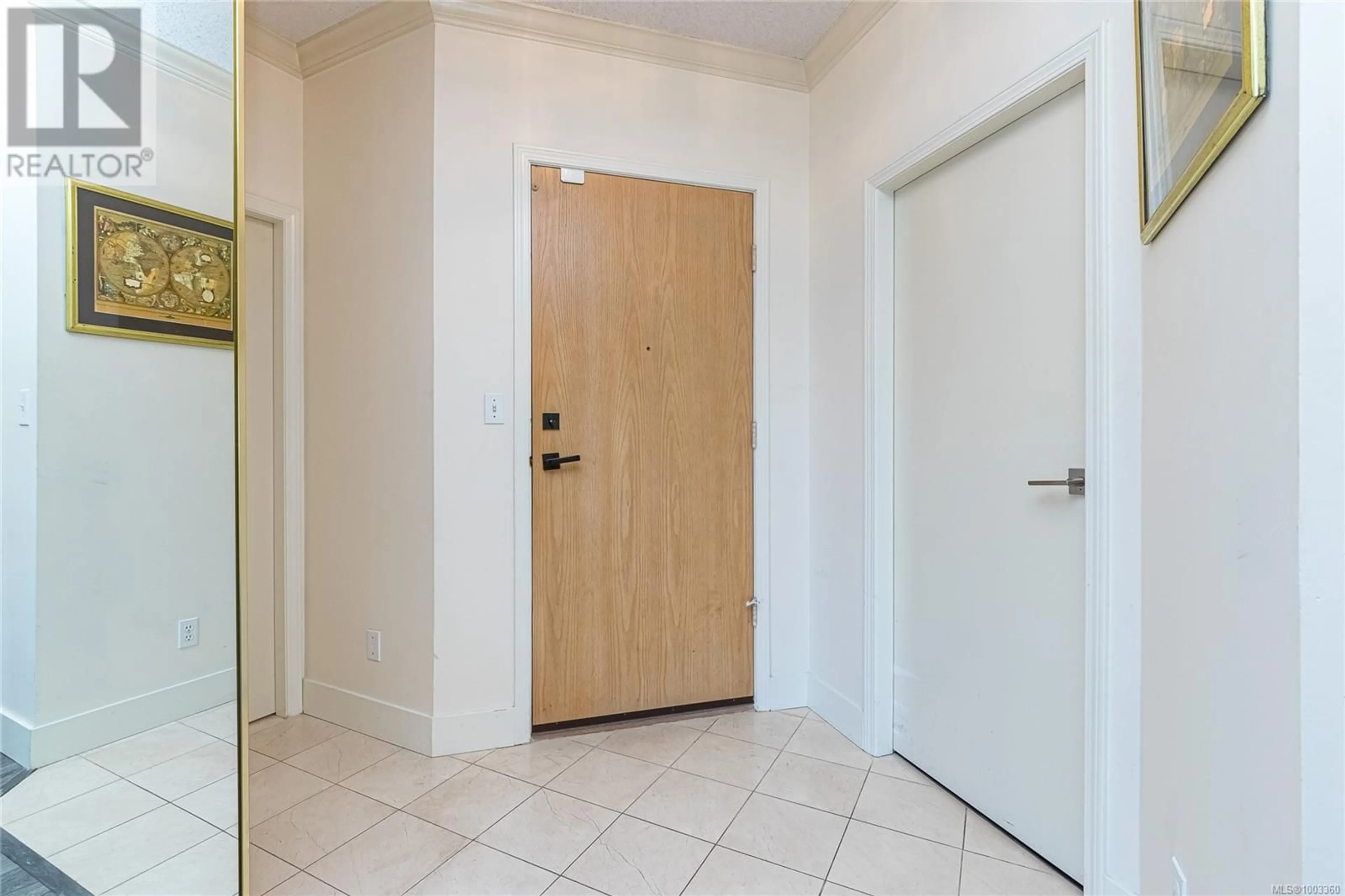 Indoor entryway for 419 - 203 KIMTA ROAD, Victoria British Columbia V9A6T5