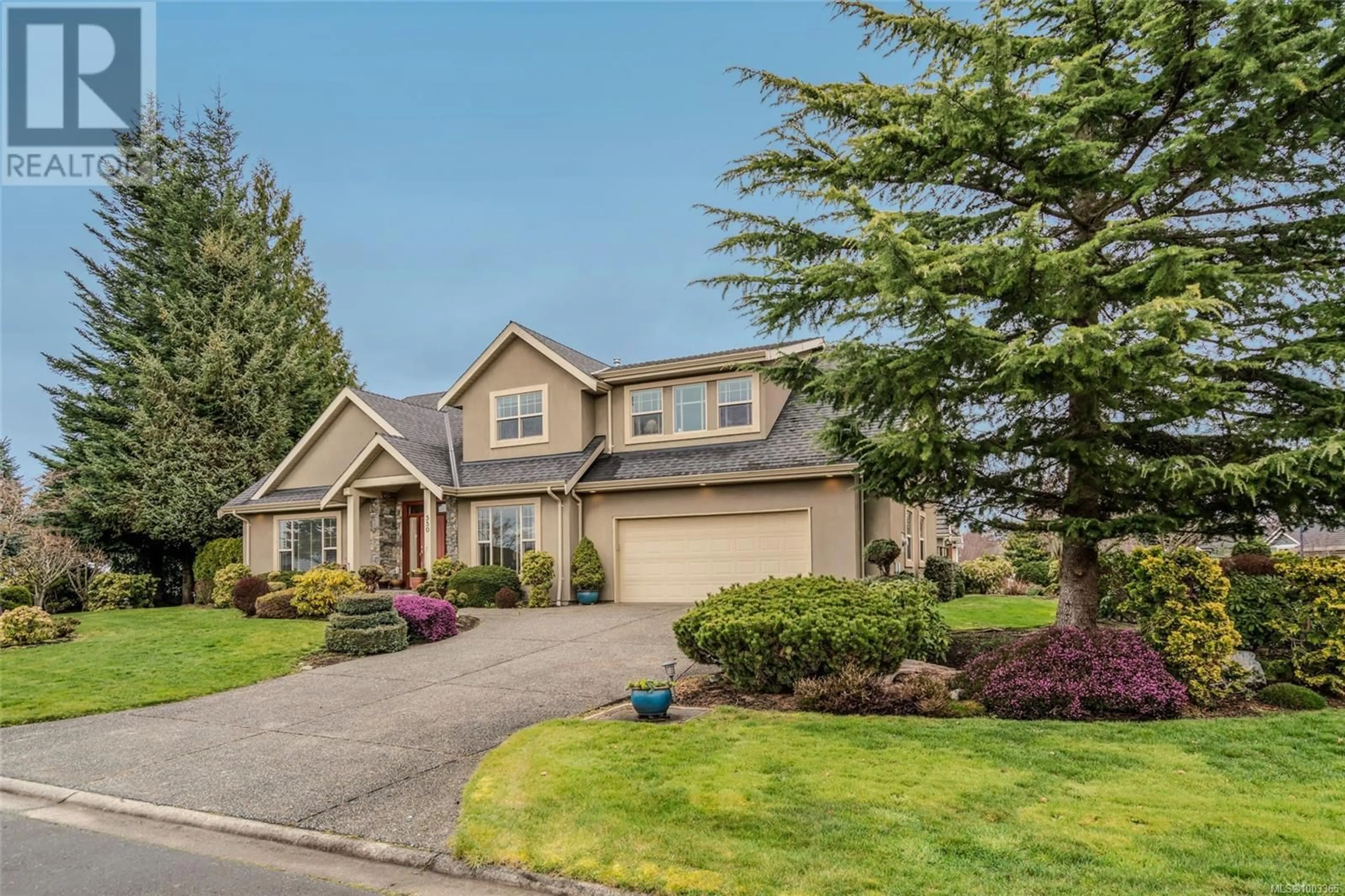 Home with vinyl exterior material, street for 550 FALCON COURT, Parksville British Columbia V9P2A4