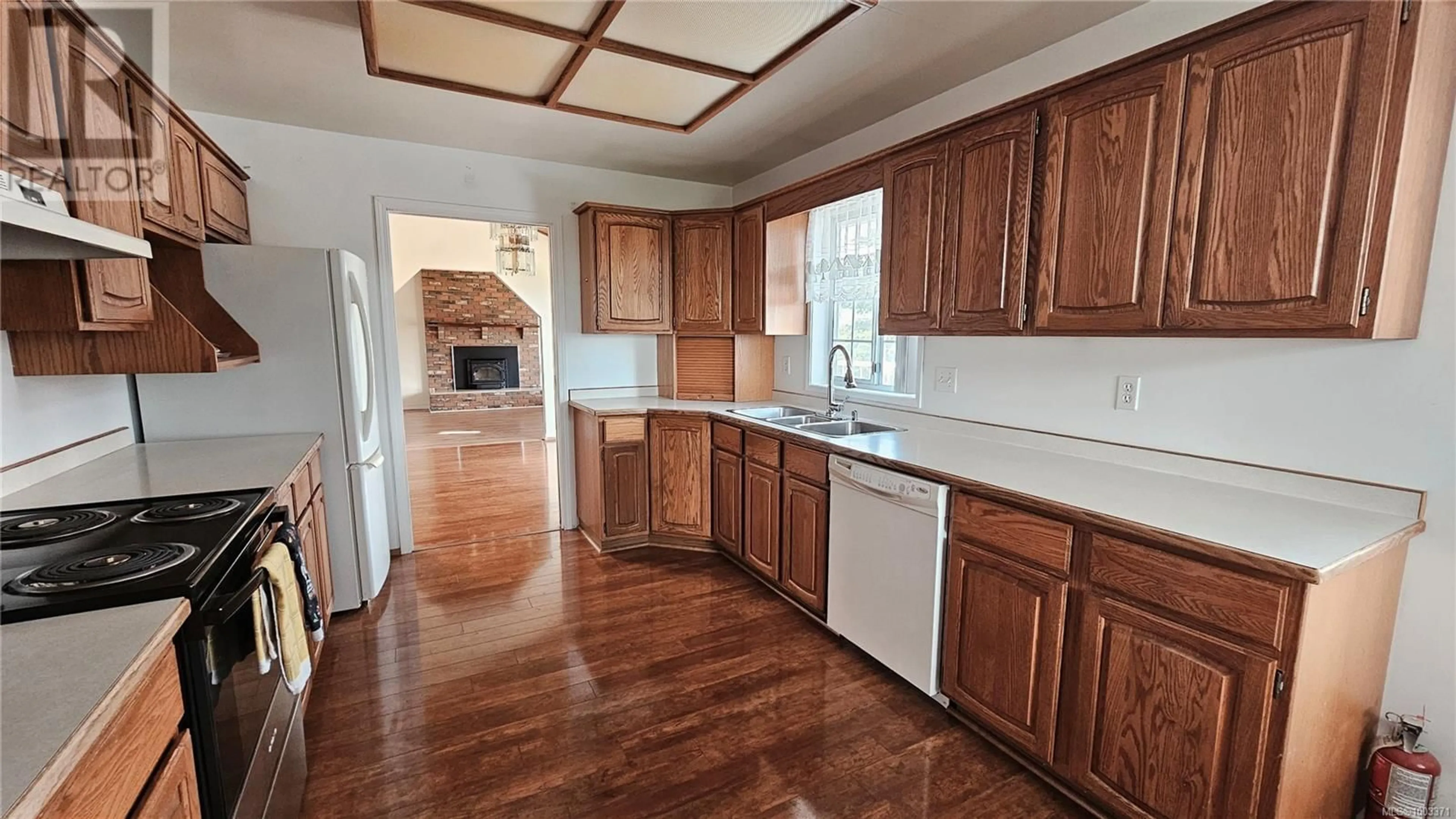 Open concept kitchen, unknown for 450 CORMORANT ROAD, Campbell River British Columbia V9W5Z6