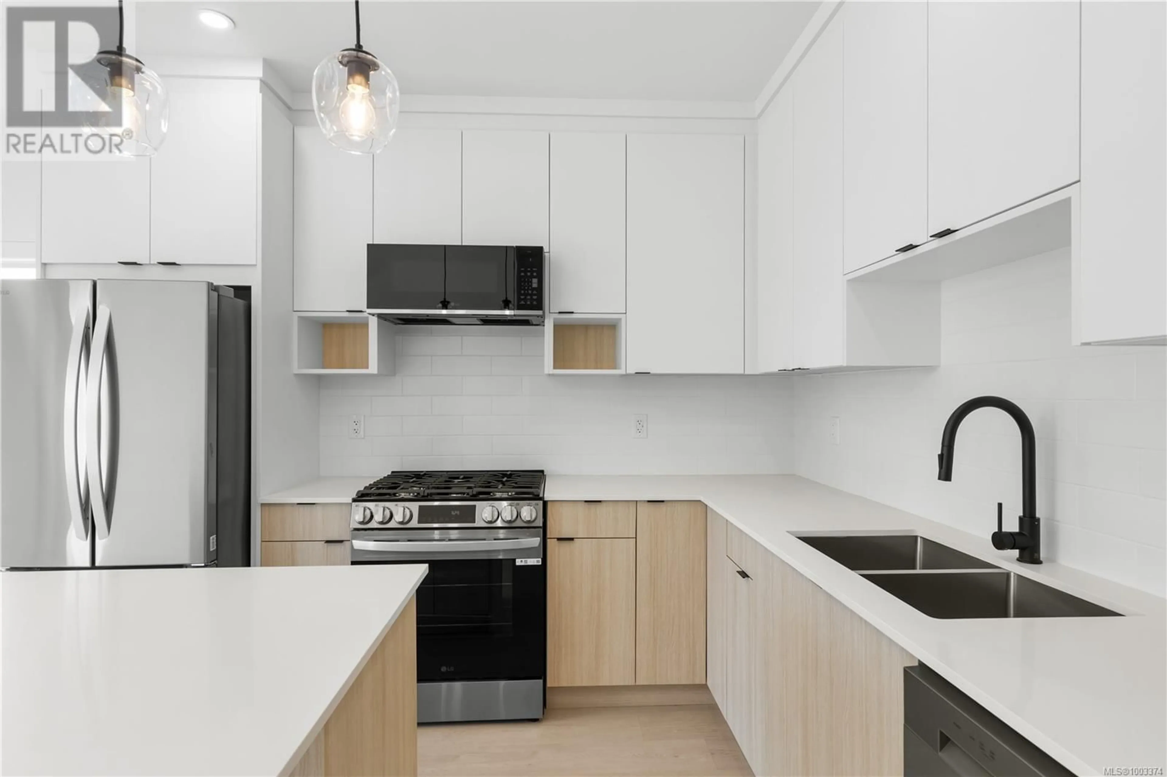 Standard kitchen, unknown for 320 - 2629 MILLSTREAM ROAD, Langford British Columbia V9B3R8