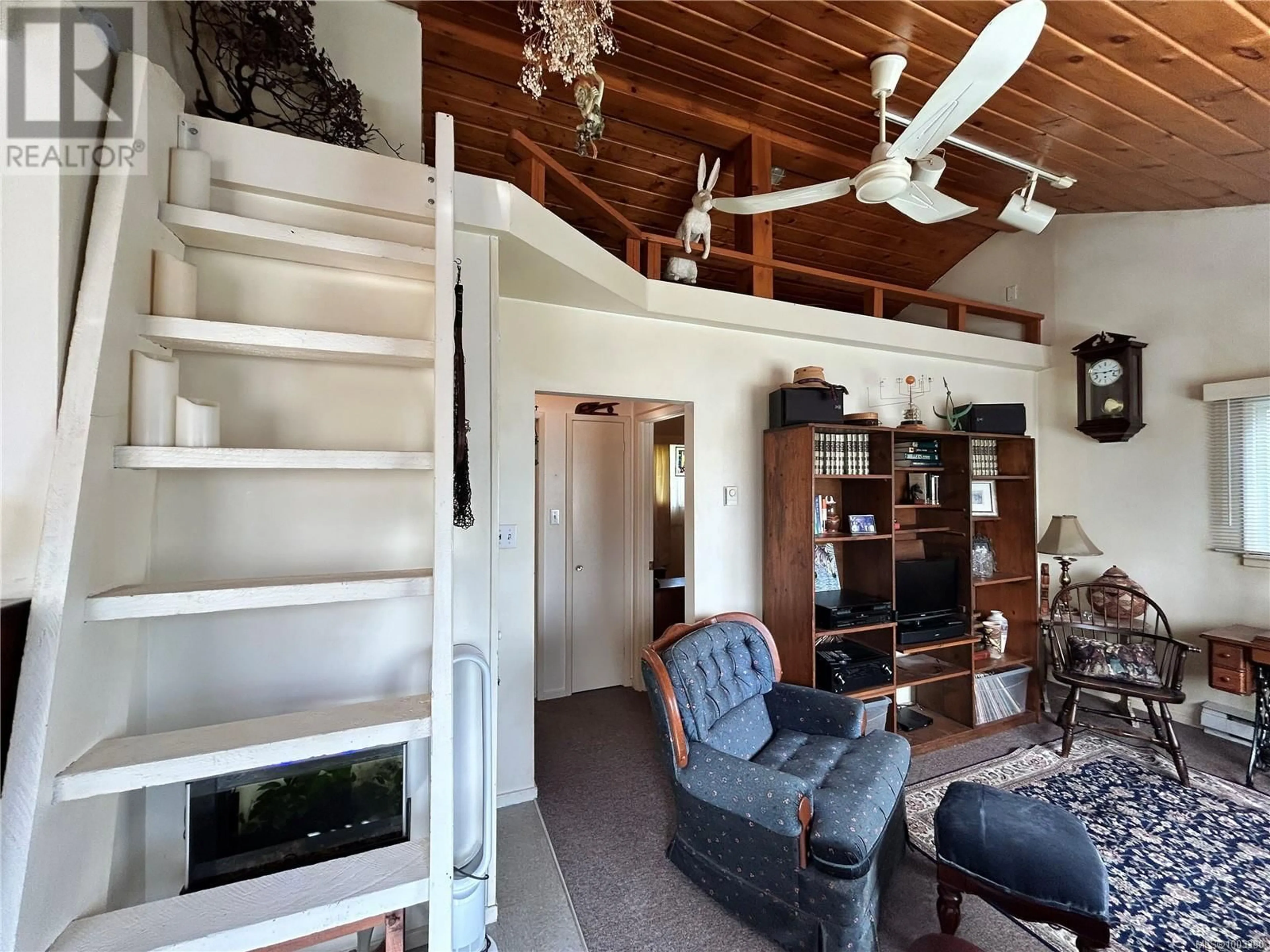 Living room with furniture, unknown for 4760 HEADQUARTERS ROAD, Courtenay British Columbia V9N7J3