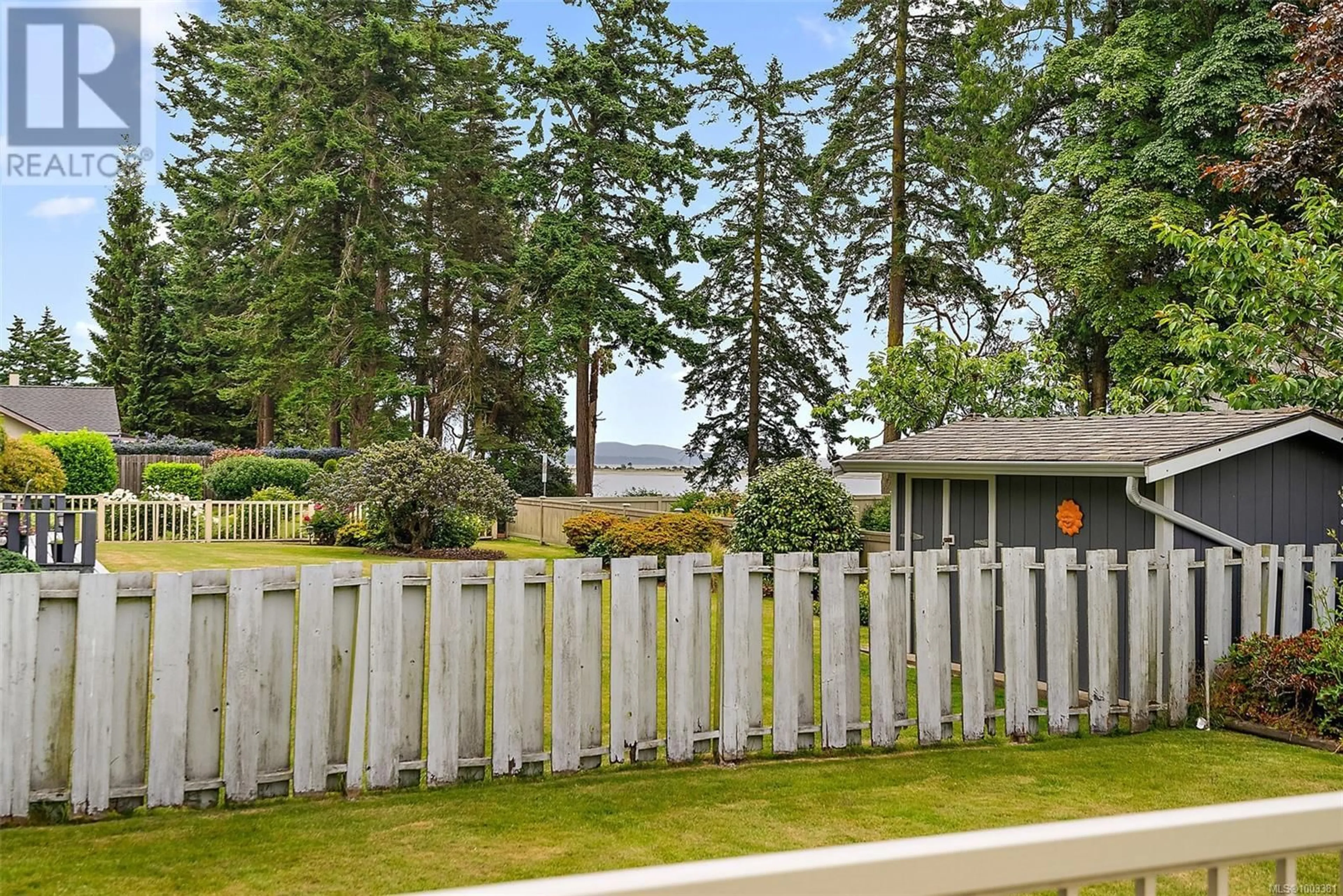 Patio, water/lake/river/ocean view for 2625 LANCELOT PLACE, Central Saanich British Columbia V8M1V2