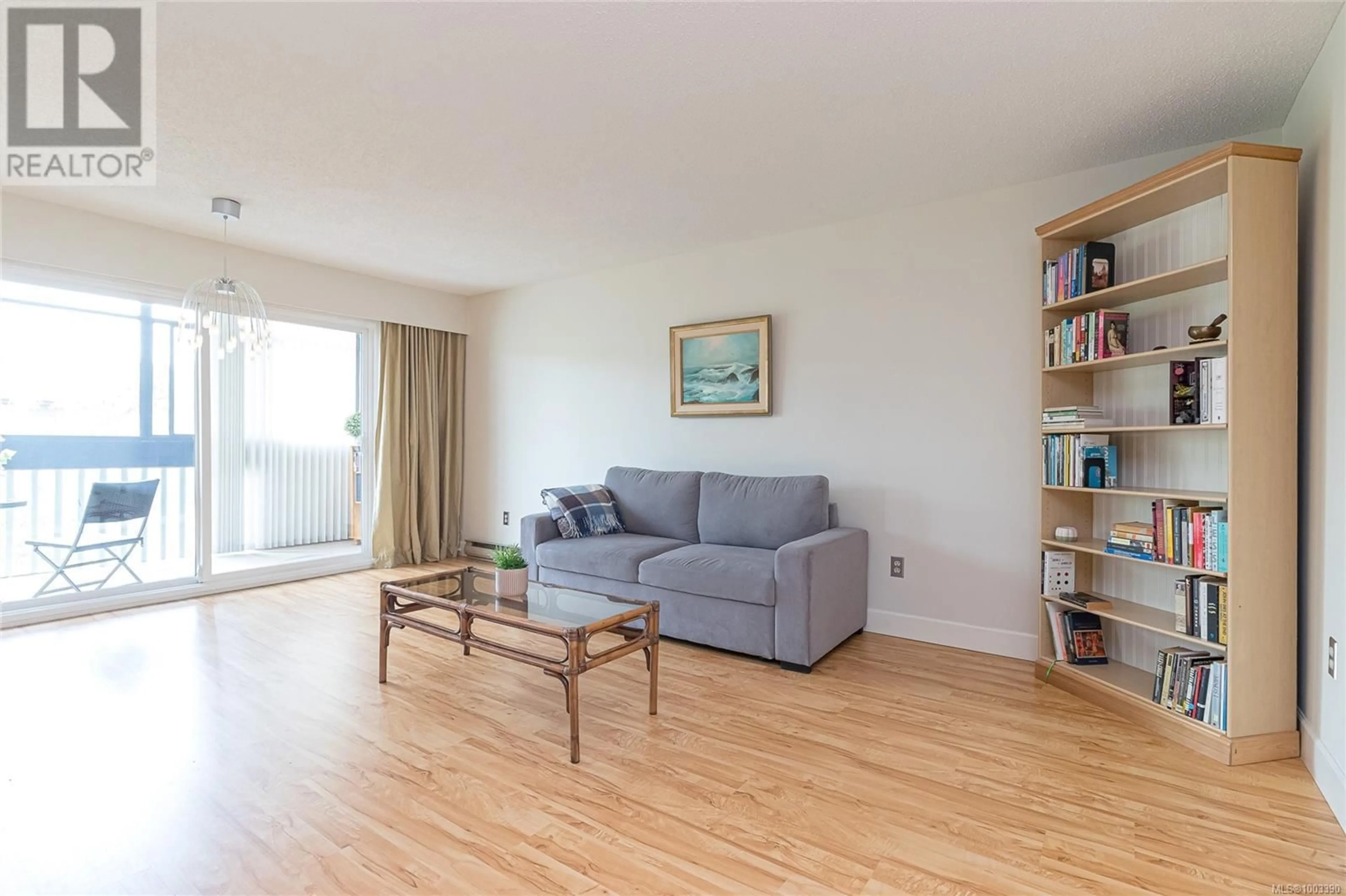 Living room with furniture, wood/laminate floor for 304 - 1012 COLLINSON STREET, Victoria British Columbia V8V3C1