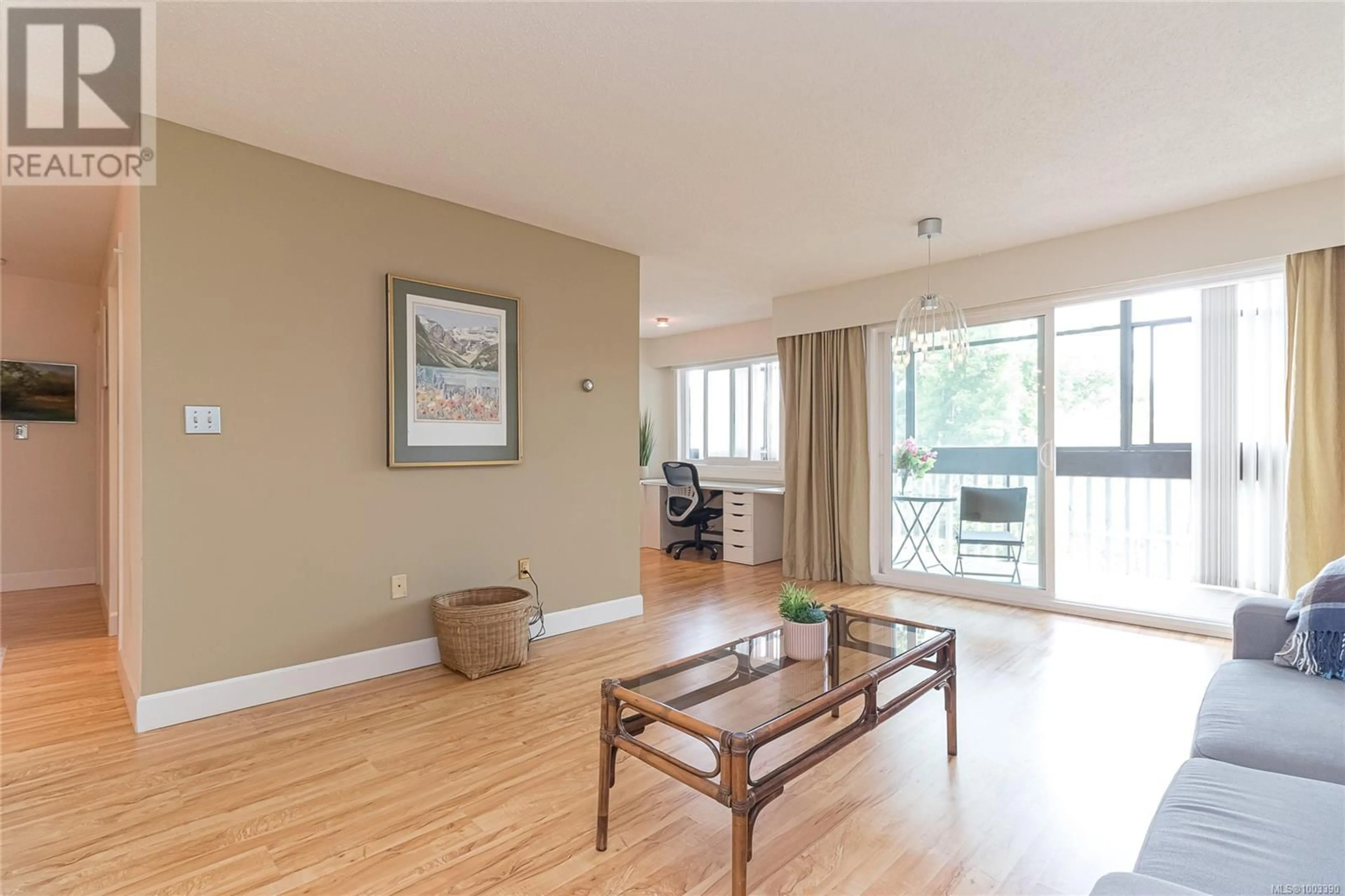Living room with furniture, wood/laminate floor for 304 - 1012 COLLINSON STREET, Victoria British Columbia V8V3C1