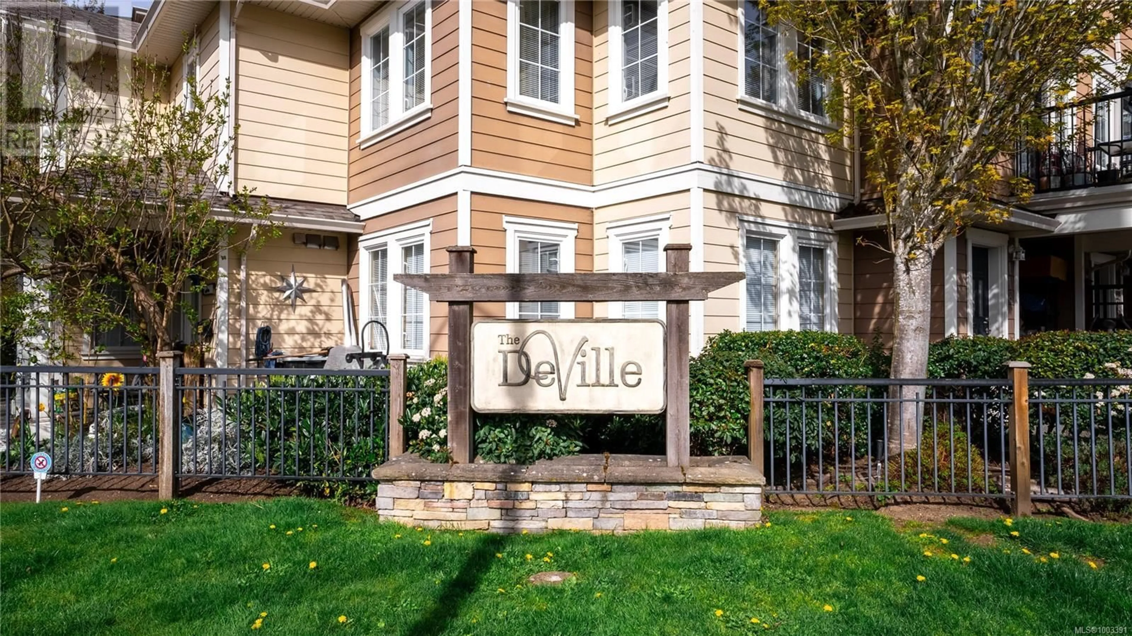 Patio, building for 101 - 2695 DEVILLE ROAD, Langford British Columbia V9B3X1