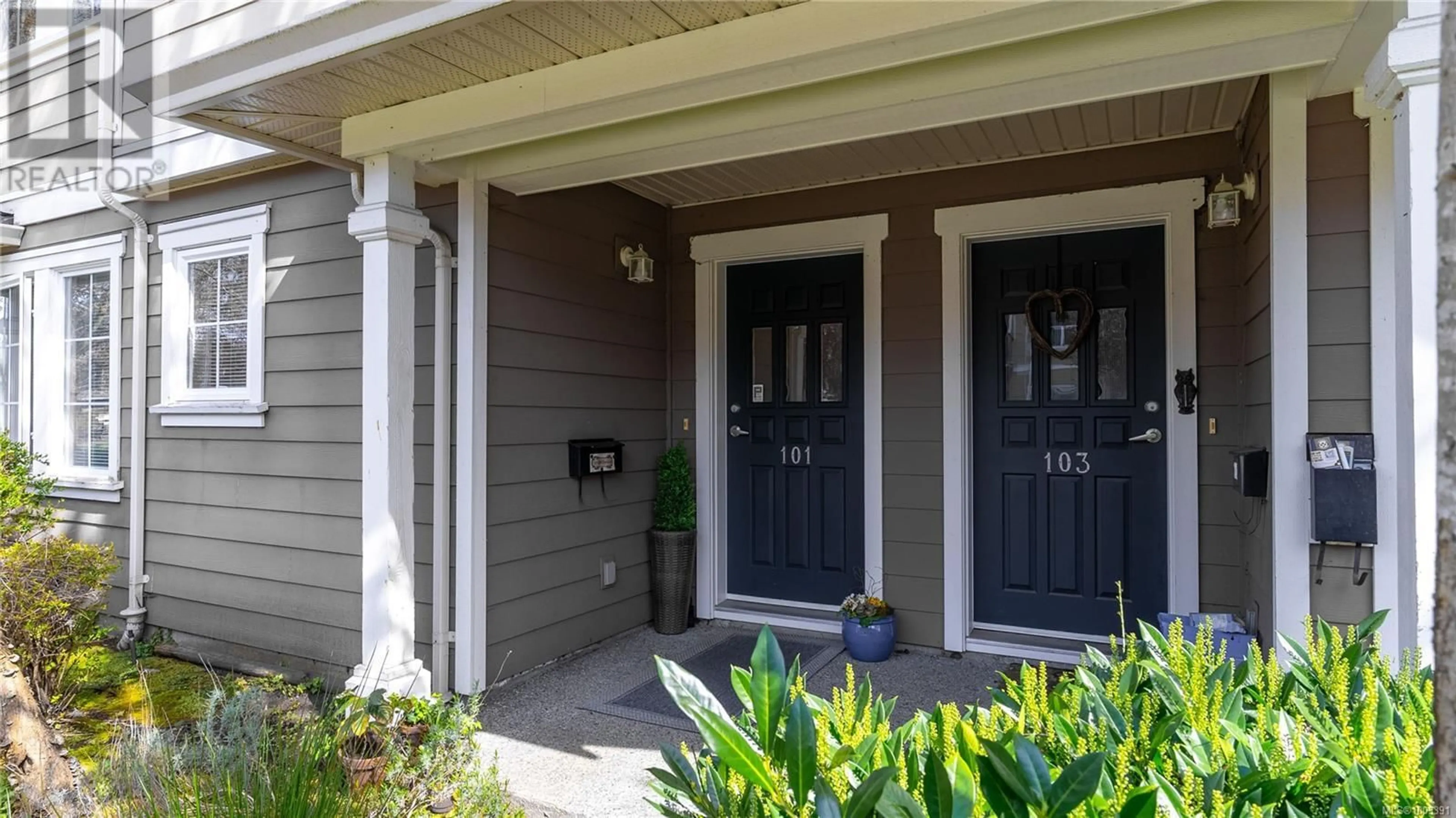 Indoor entryway for 101 - 2695 DEVILLE ROAD, Langford British Columbia V9B3X1