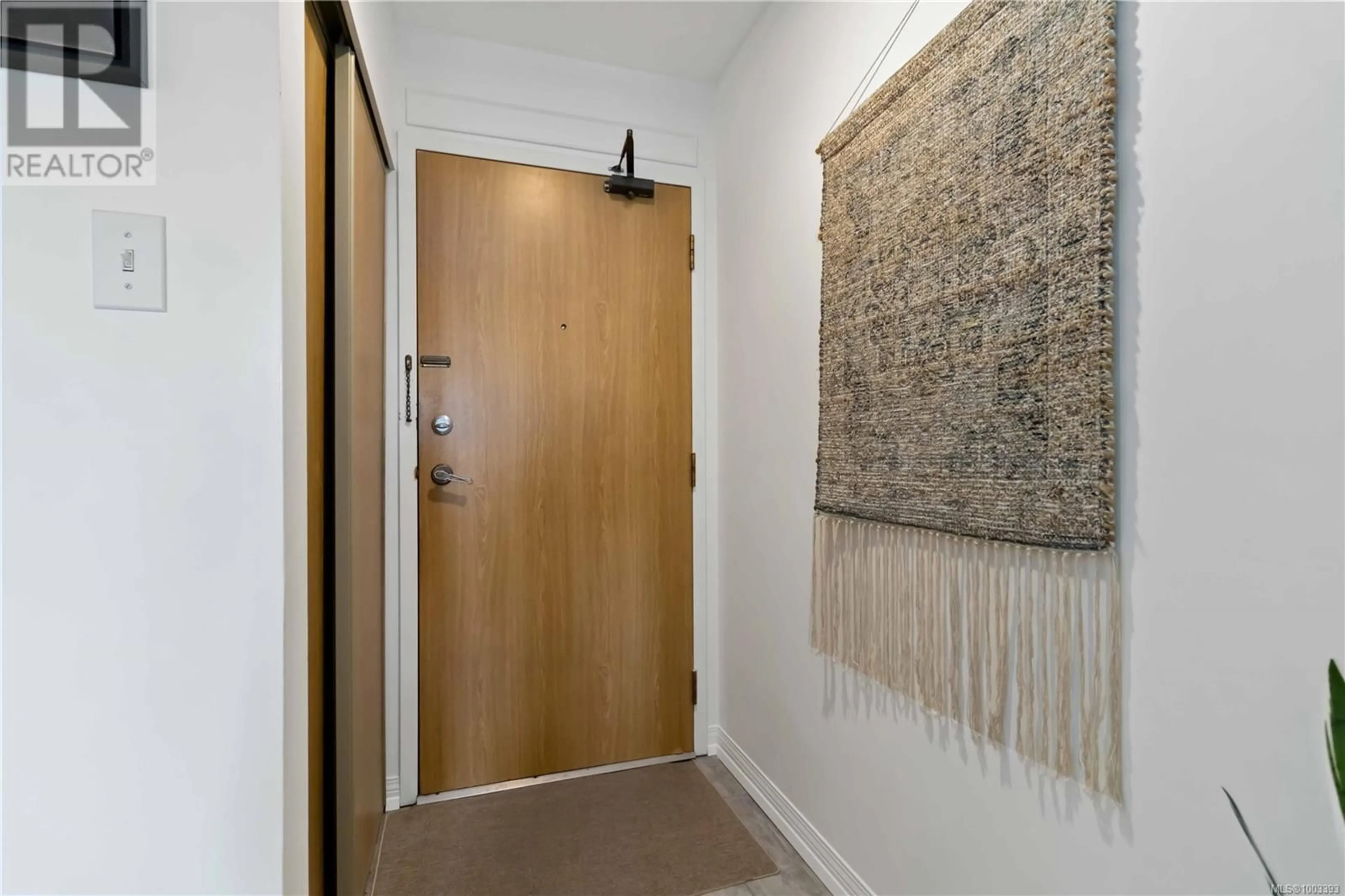 Indoor foyer for 509 - 1745 LEIGHTON ROAD, Victoria British Columbia V8R6R6