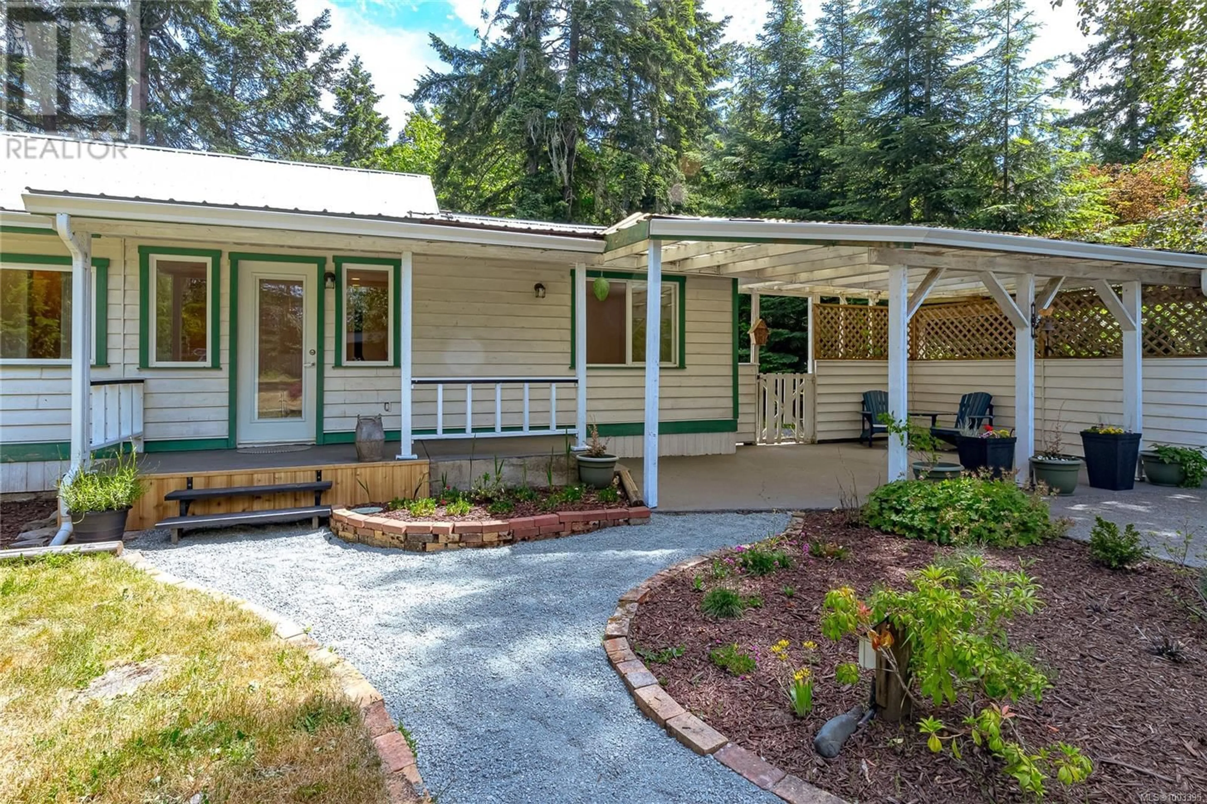 Home with vinyl exterior material, street for 4012 ROBSON ROAD, Duncan British Columbia V9L6G7
