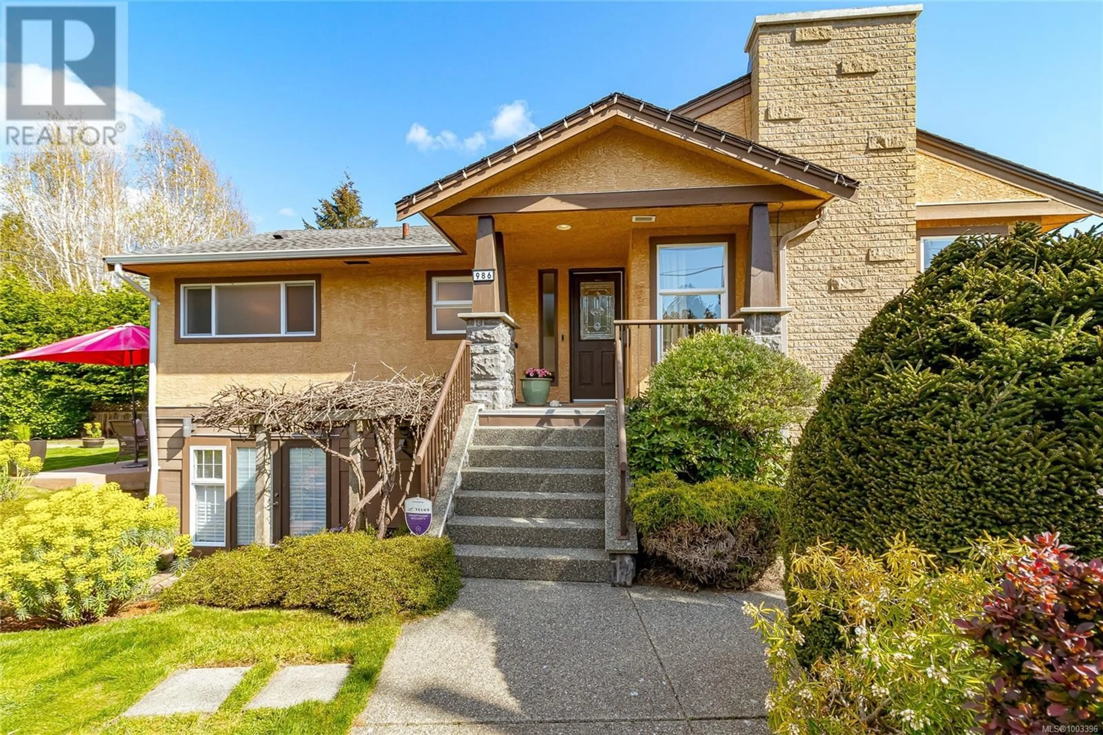 Home with brick exterior material, street for 986 GLORIA PLACE, Saanich British Columbia V8Y1L3