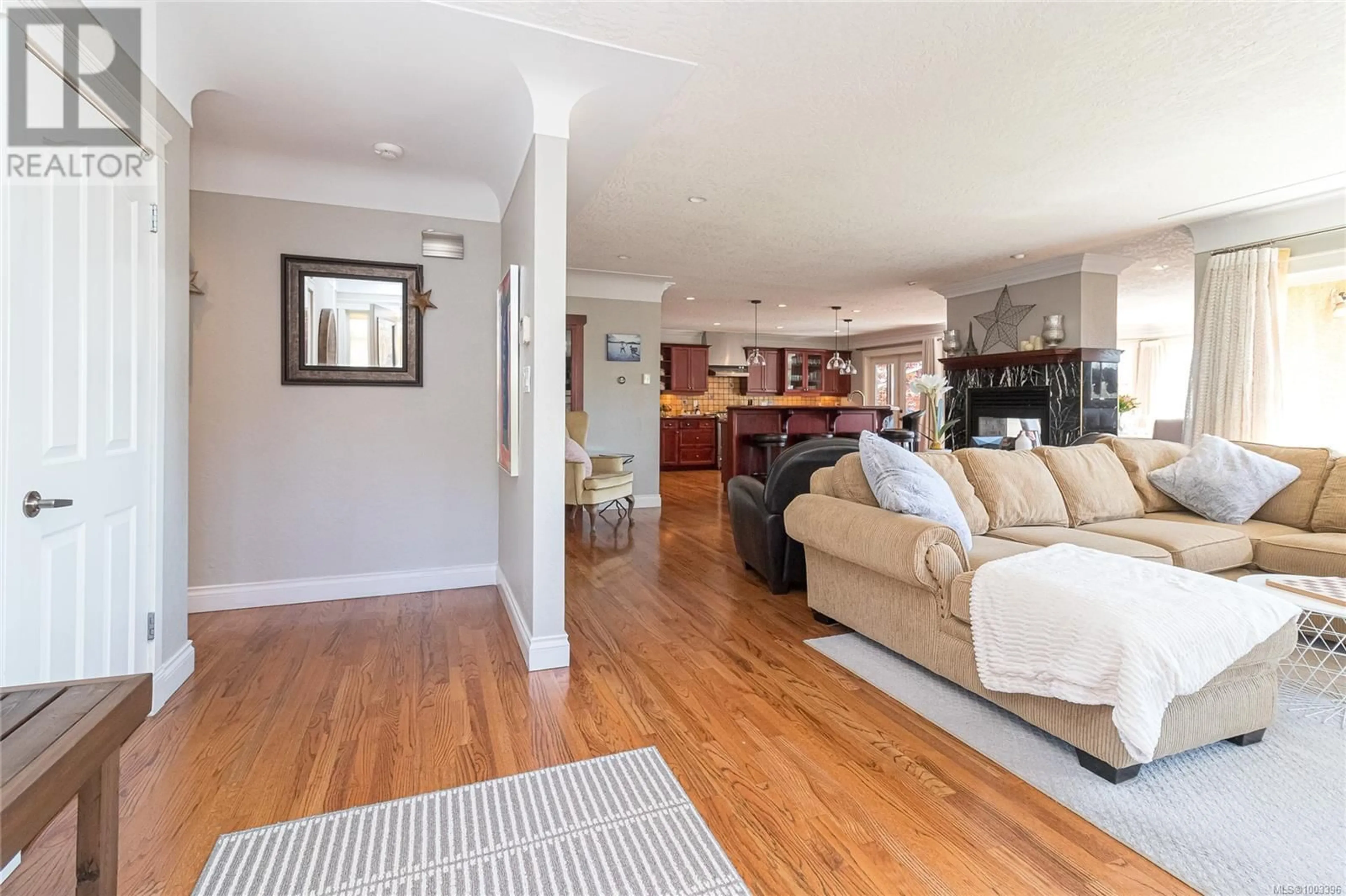 Unknown for 986 GLORIA PLACE, Saanich British Columbia V8Y1L3