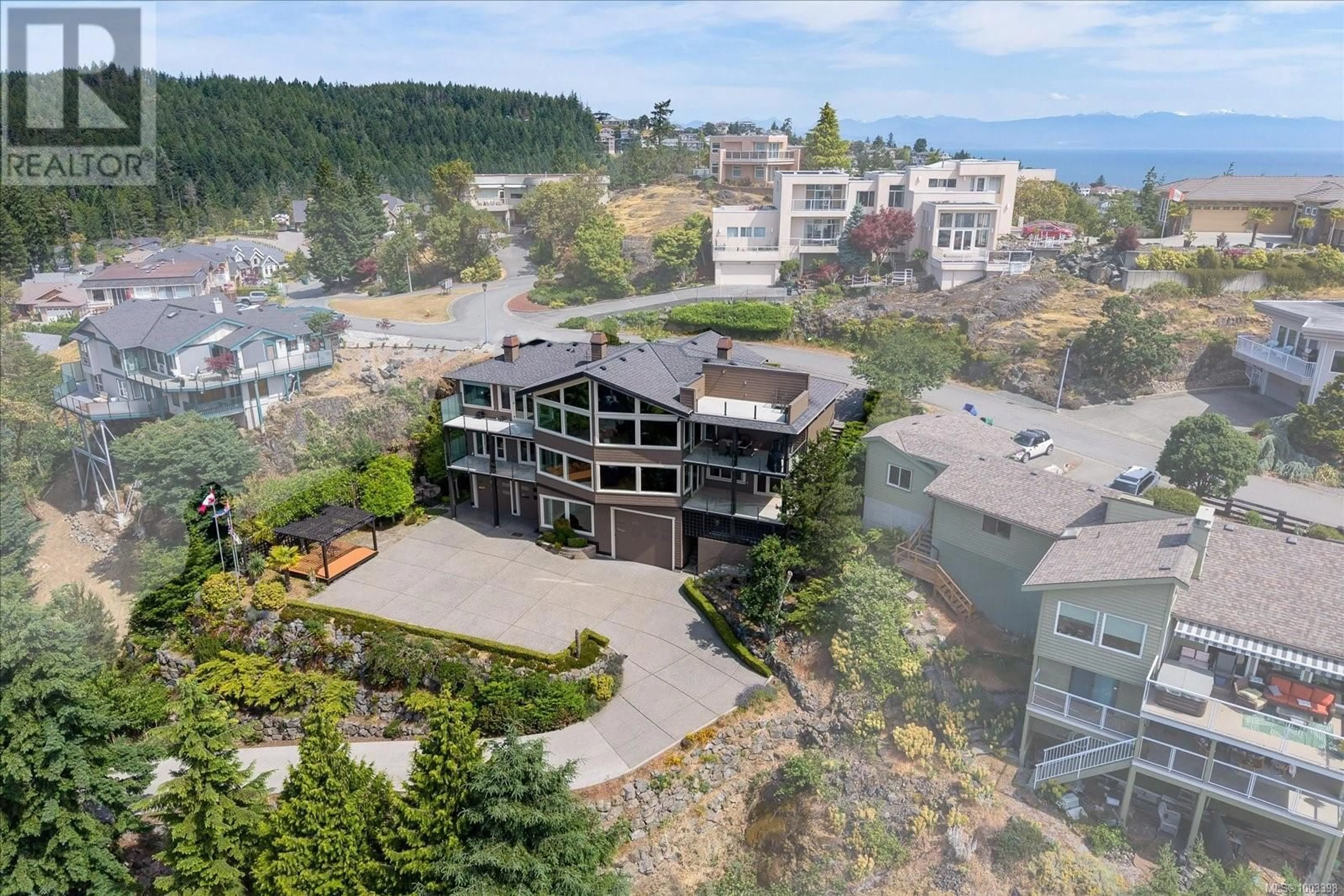 A pic from outside/outdoor area/front of a property/back of a property/a pic from drone, unknown for 130 CANTERBURY CRESCENT, Nanaimo British Columbia V9T4S4