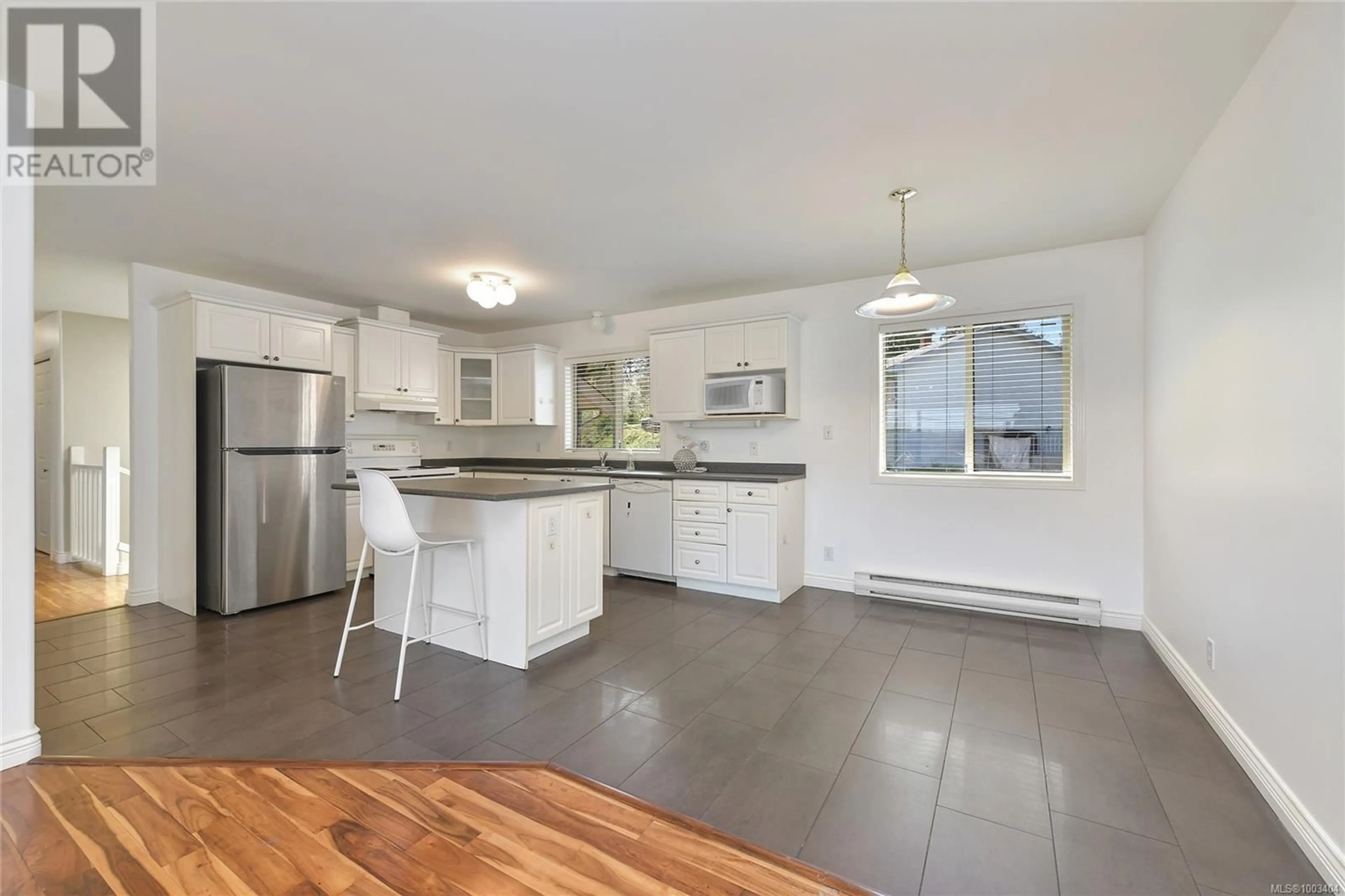 Open concept kitchen, unknown for 3980 HELEN ROAD, Saanich British Columbia V8Z5C5