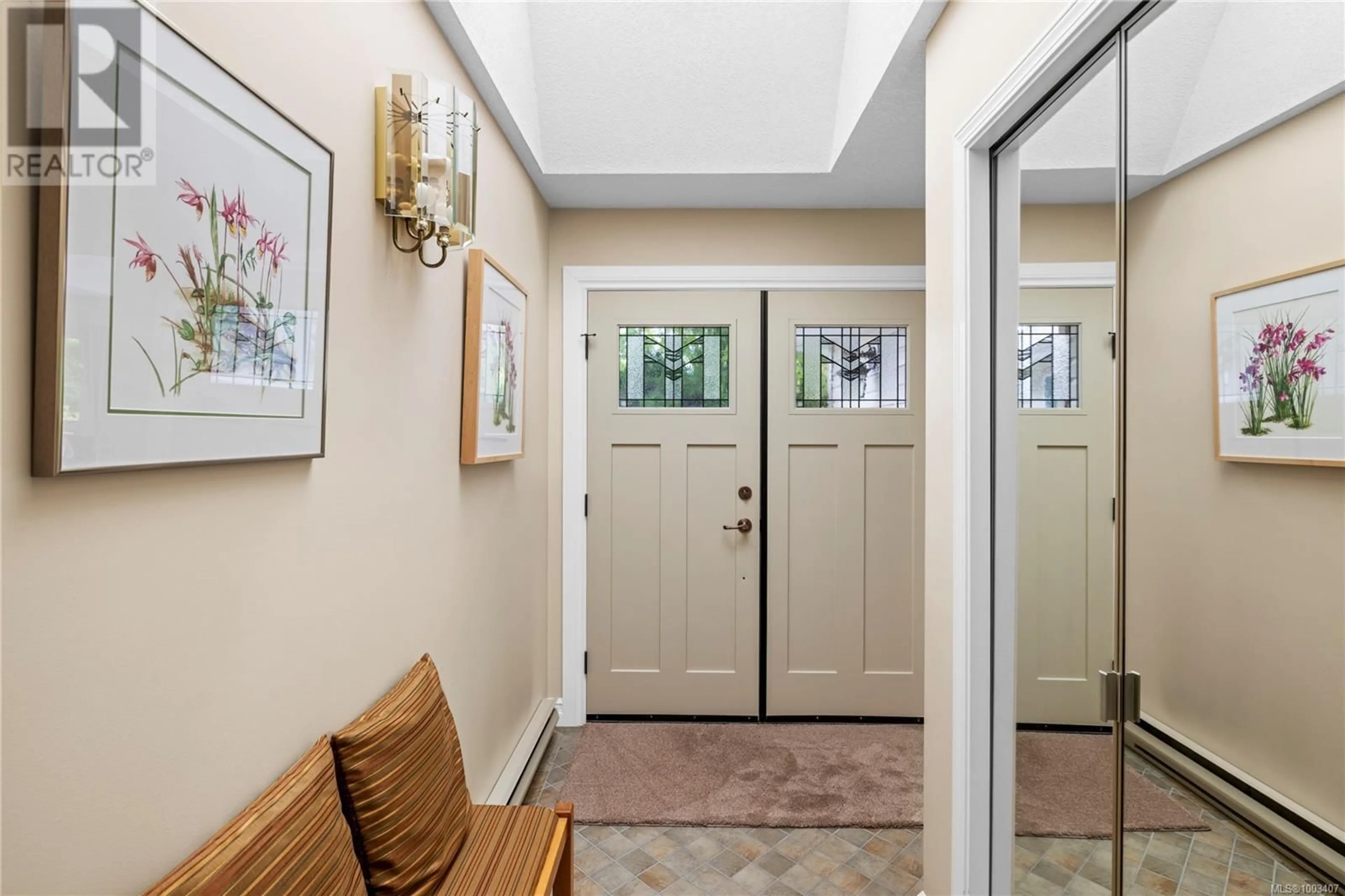 Indoor entryway for 1147 WEDGEWOOD CLOSE, Qualicum Beach British Columbia V9K1C6