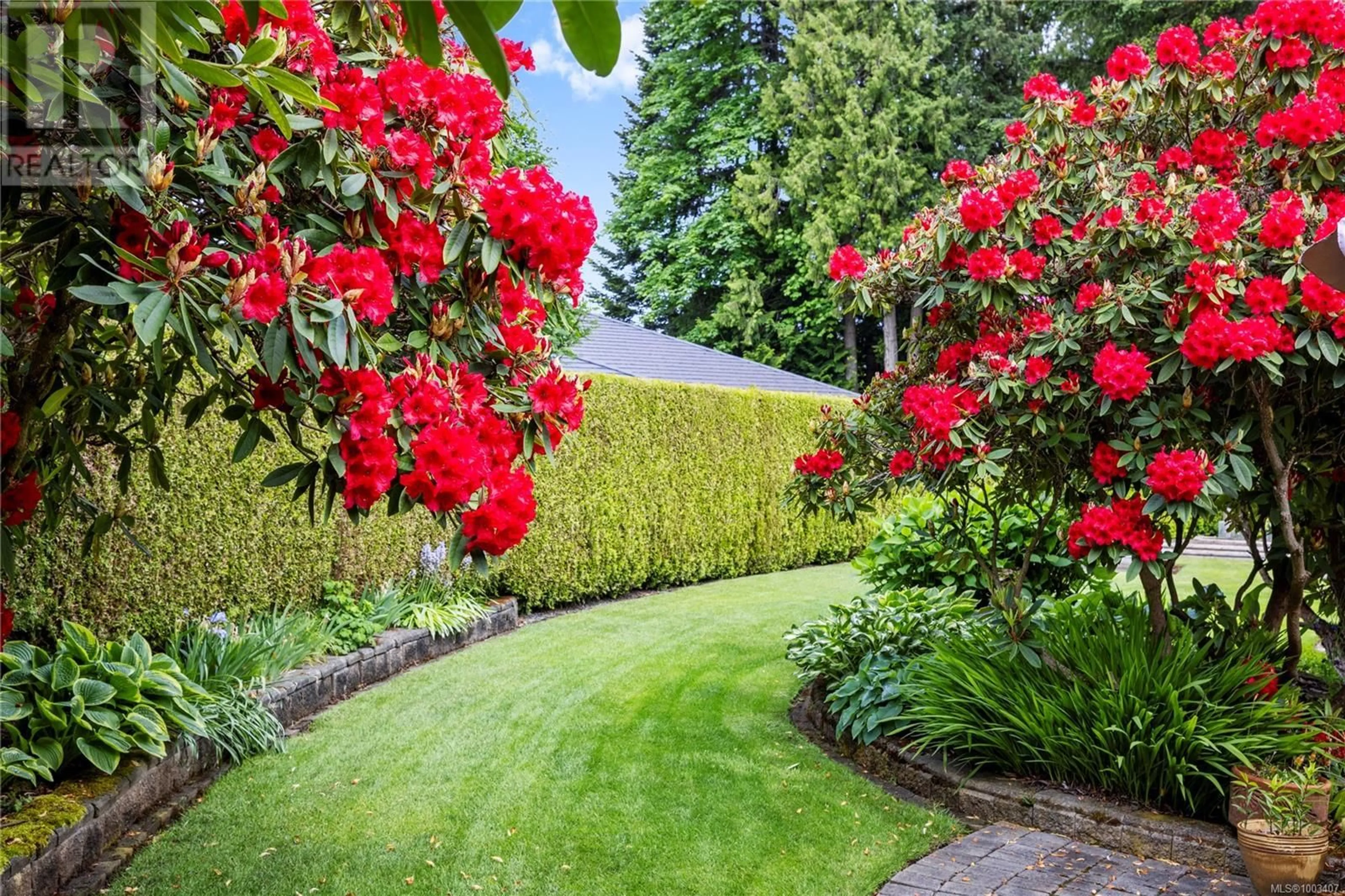 Patio, street for 1147 WEDGEWOOD CLOSE, Qualicum Beach British Columbia V9K1C6