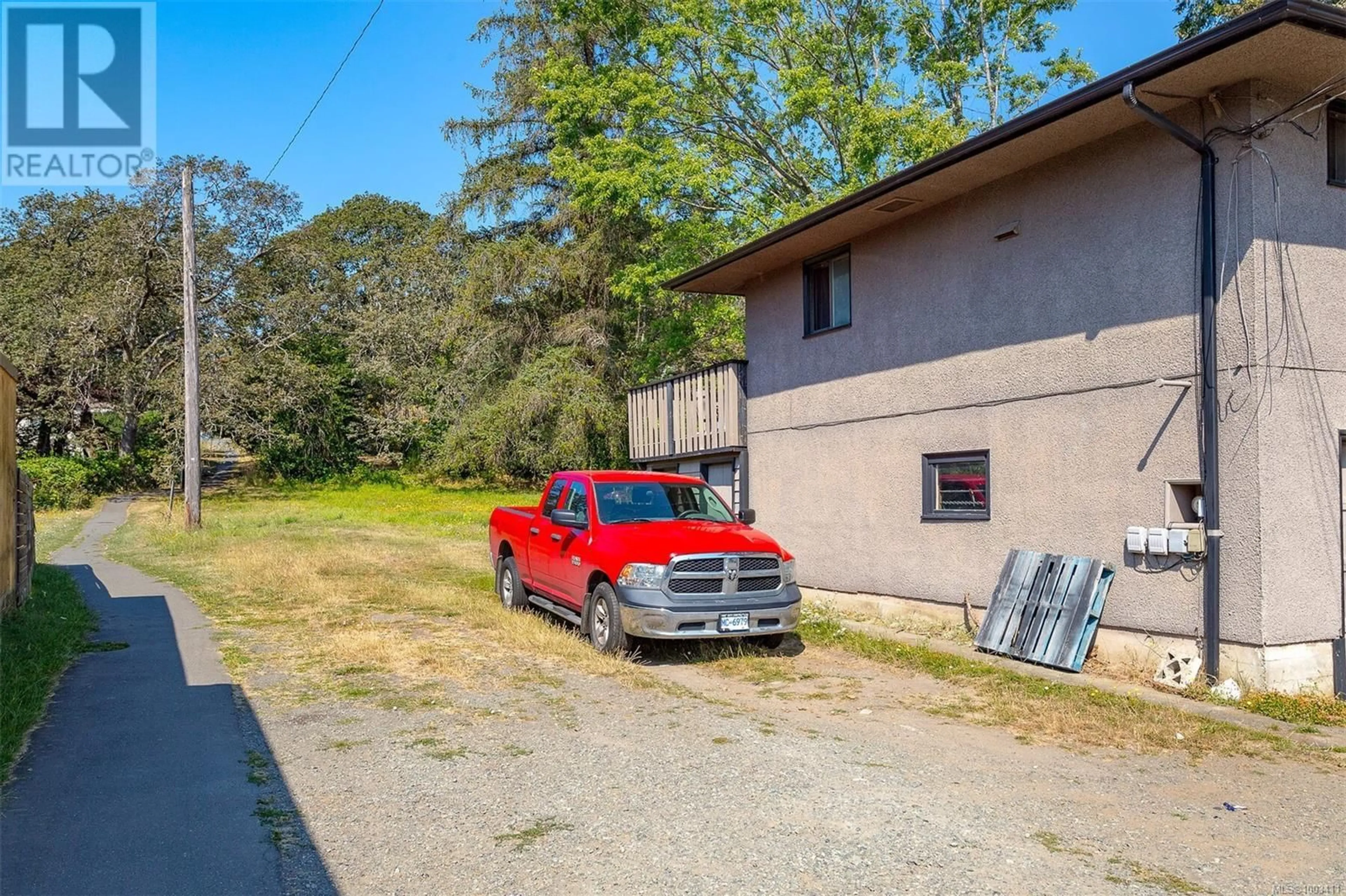 A pic from outside/outdoor area/front of a property/back of a property/a pic from drone, street for 3494 CEDAR HILL ROAD, Saanich British Columbia V8P3Z1