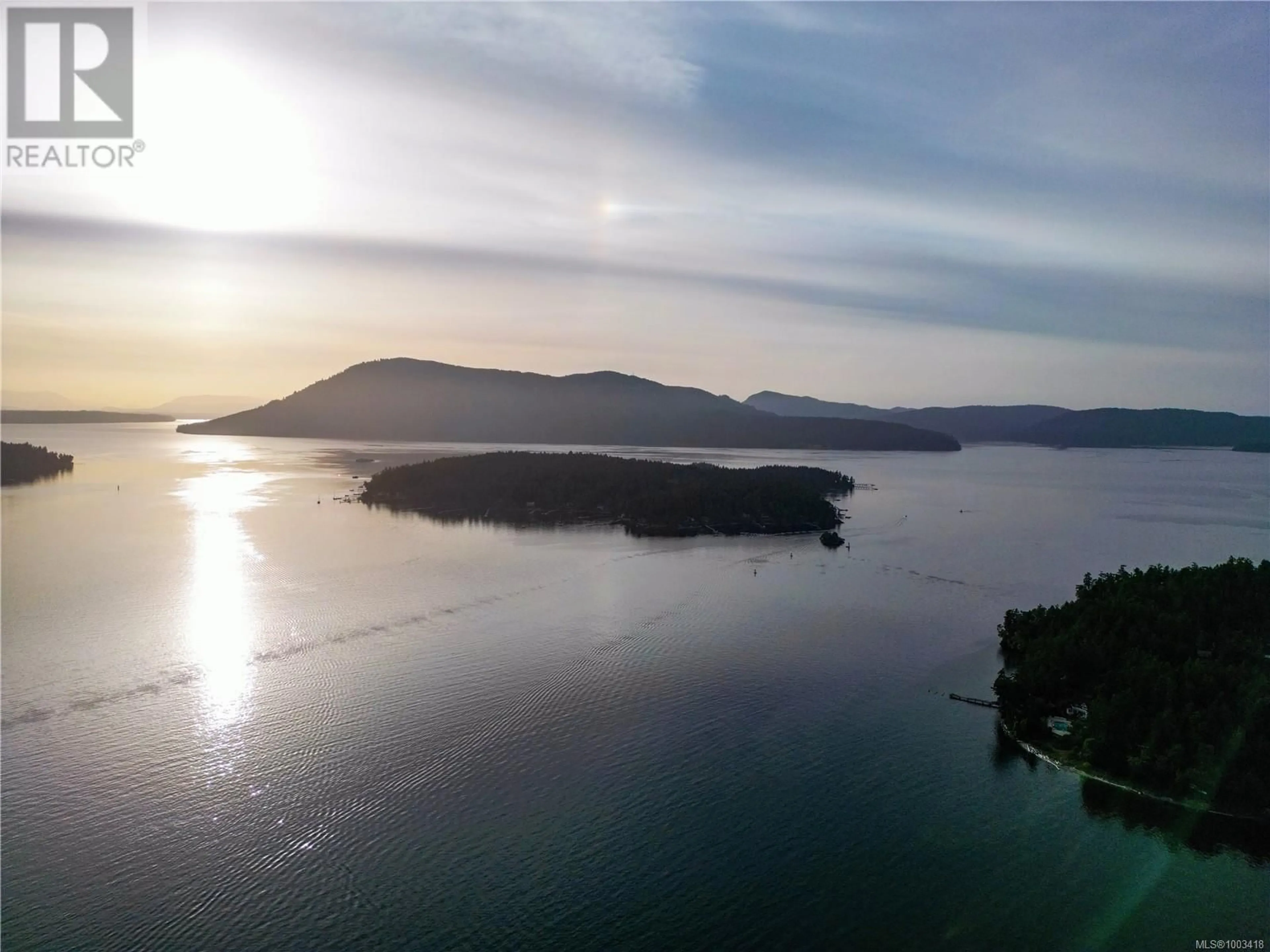 A pic from outside/outdoor area/front of a property/back of a property/a pic from drone, water/lake/river/ocean view for 3 MCKENZIE CRESCENT, Piers Island British Columbia V8L5Y7