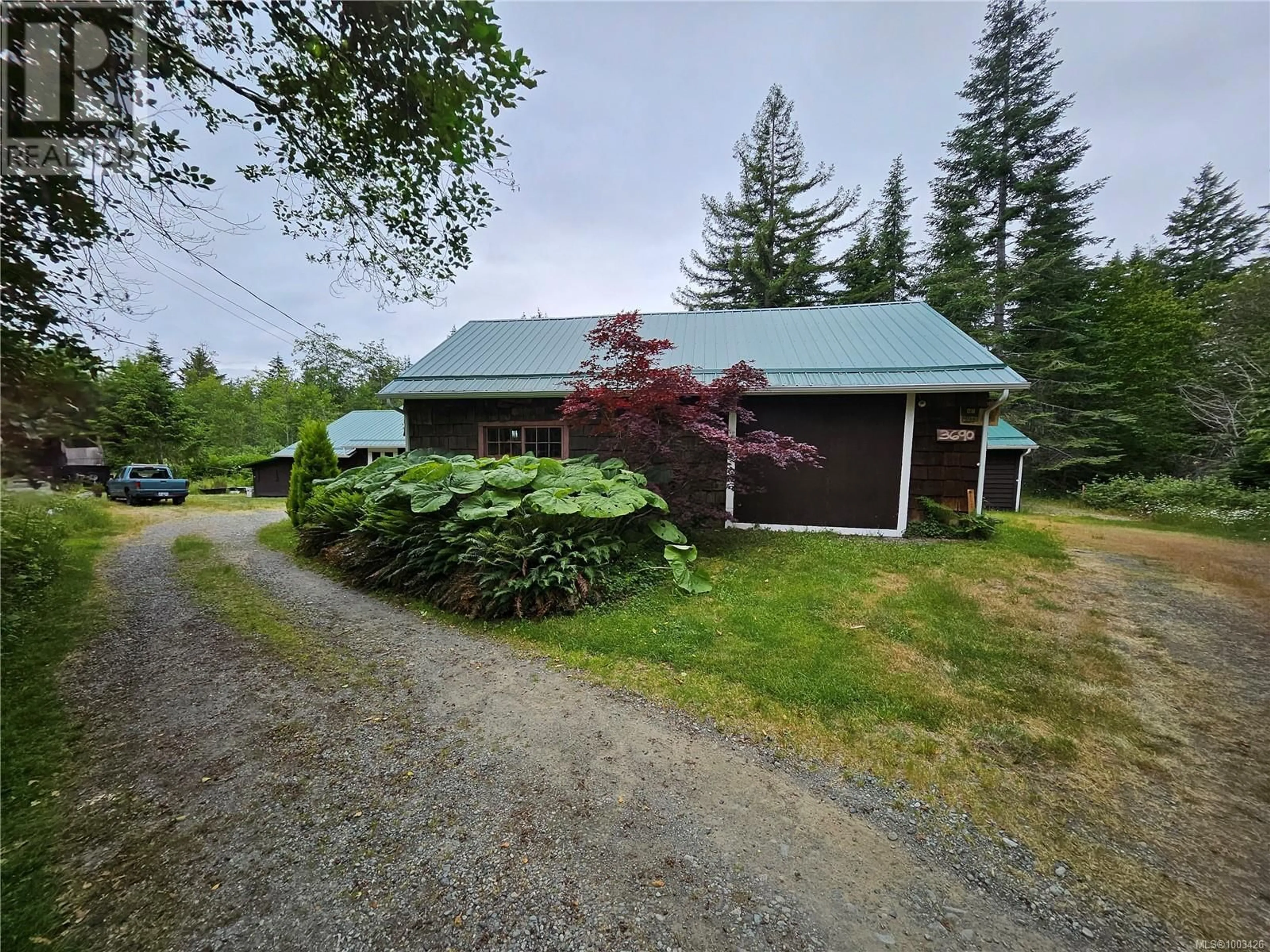 A pic from outside/outdoor area/front of a property/back of a property/a pic from drone, unknown for 2791 BURDE STREET, Port Alberni British Columbia V9Y7M4