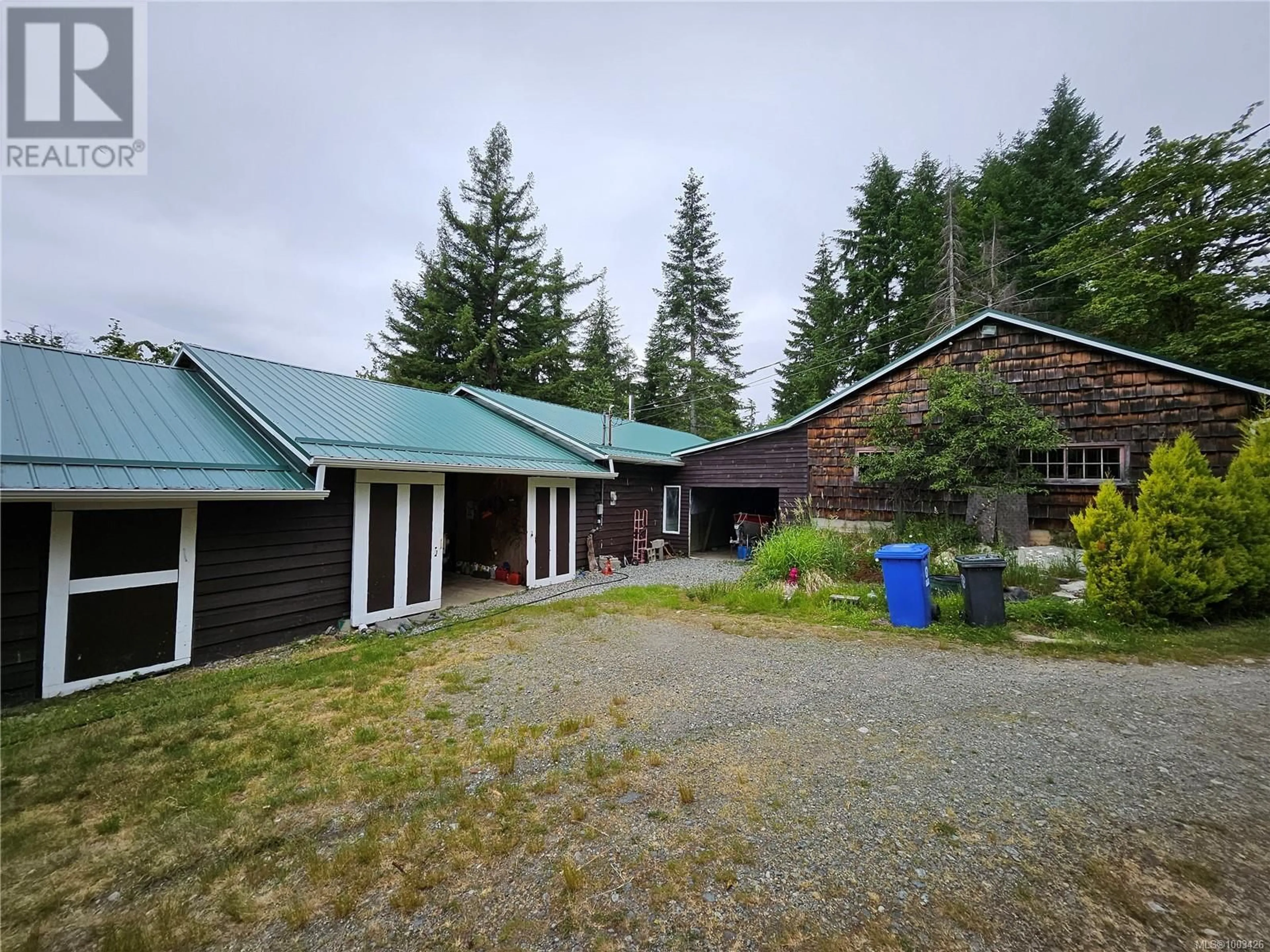 A pic from outside/outdoor area/front of a property/back of a property/a pic from drone, unknown for 2791 BURDE STREET, Port Alberni British Columbia V9Y7M4