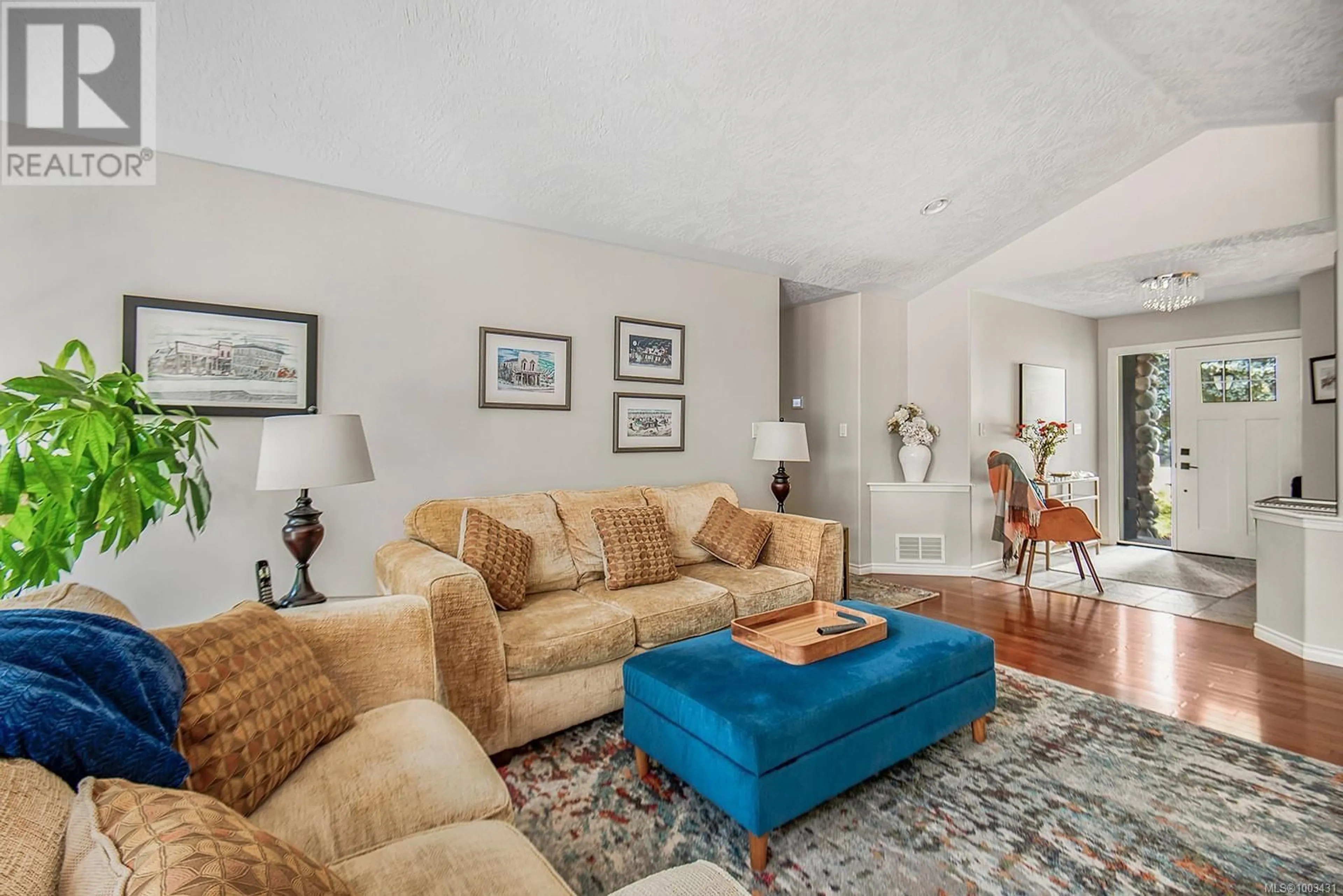 Living room with furniture, unknown for 1141 KATHLEEN DRIVE, Duncan British Columbia V9L5S4