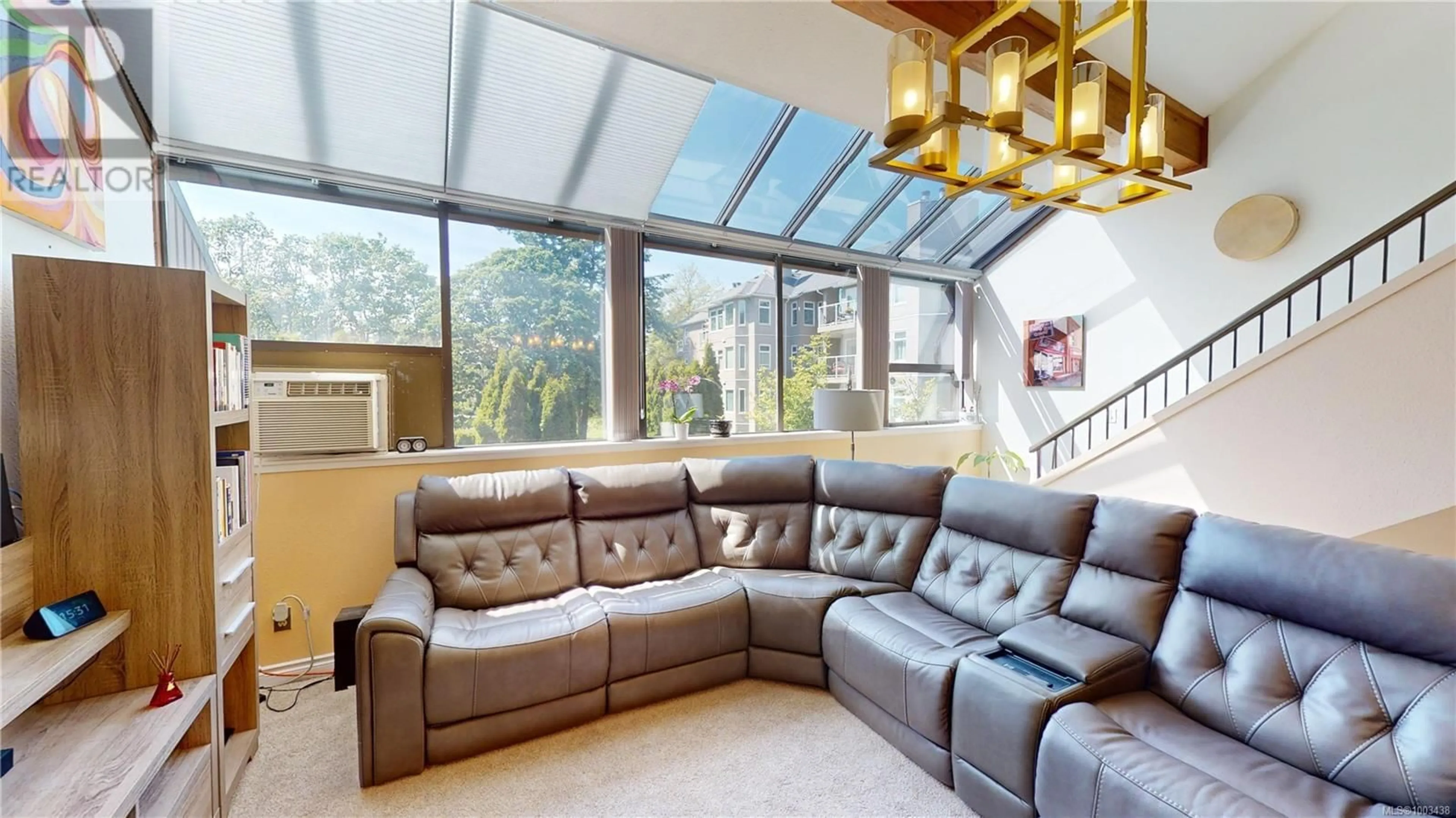 Living room with furniture, unknown for 499D - 4678 ELK LAKE DRIVE, Saanich British Columbia V8Z5M1